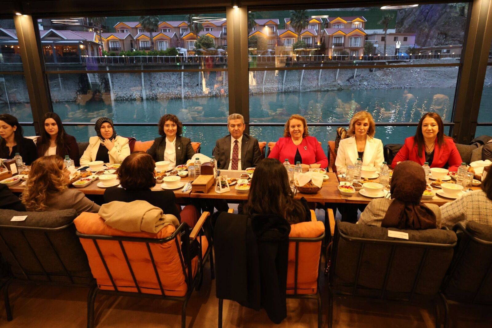 Kadın Kamu Çalışanlarıyla İftarda Buluştu-2