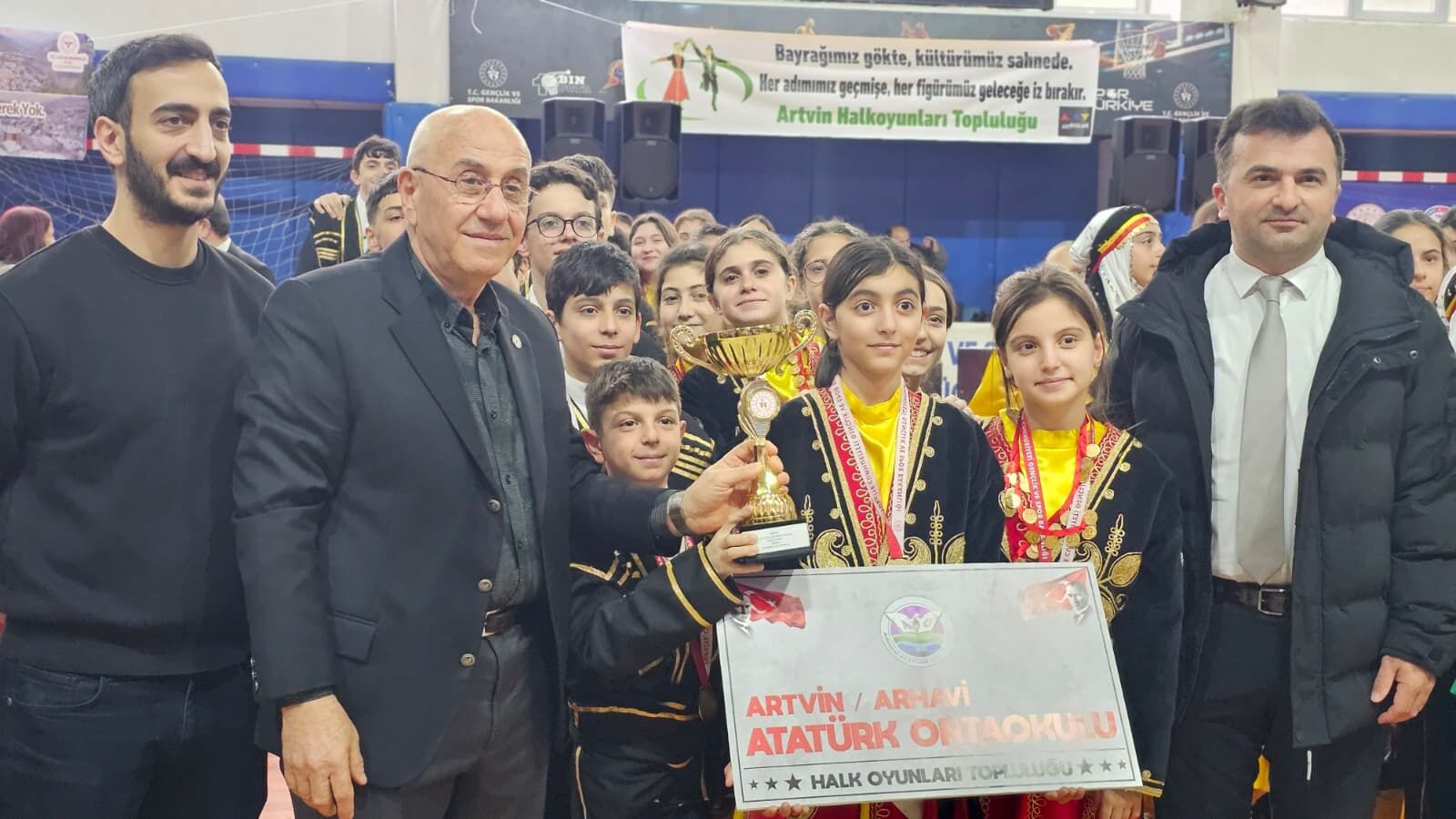 Halk Oyunları İl Birinciliği Gerçekleştirildi-3