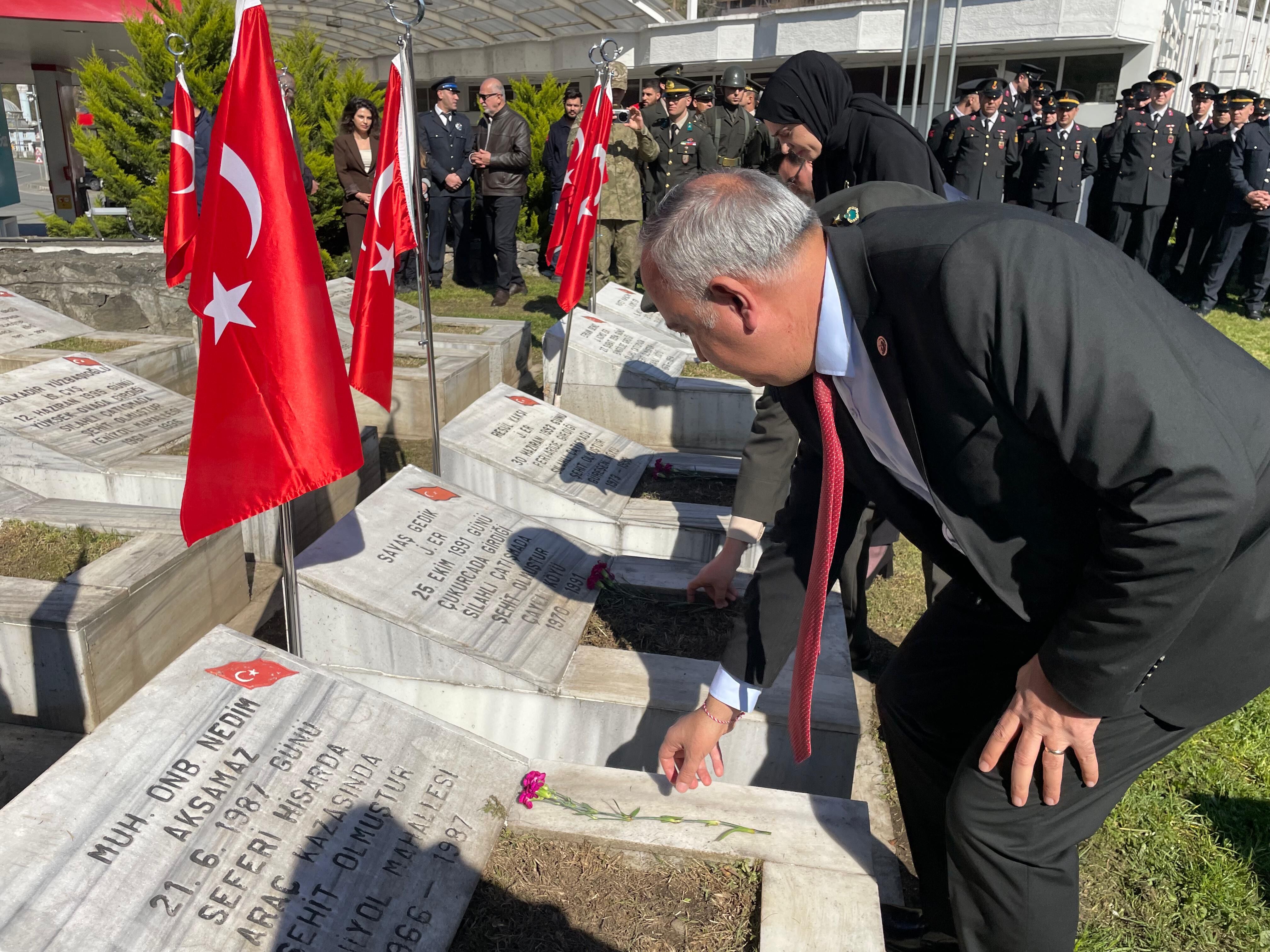 781341Cf 76Ba 4Eae Ba48 002B9Af806Be