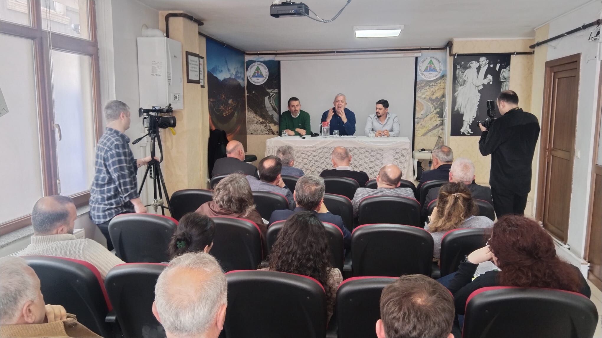 A0636A20 2D19 4F9C 81Eb Ca888553D5Dc