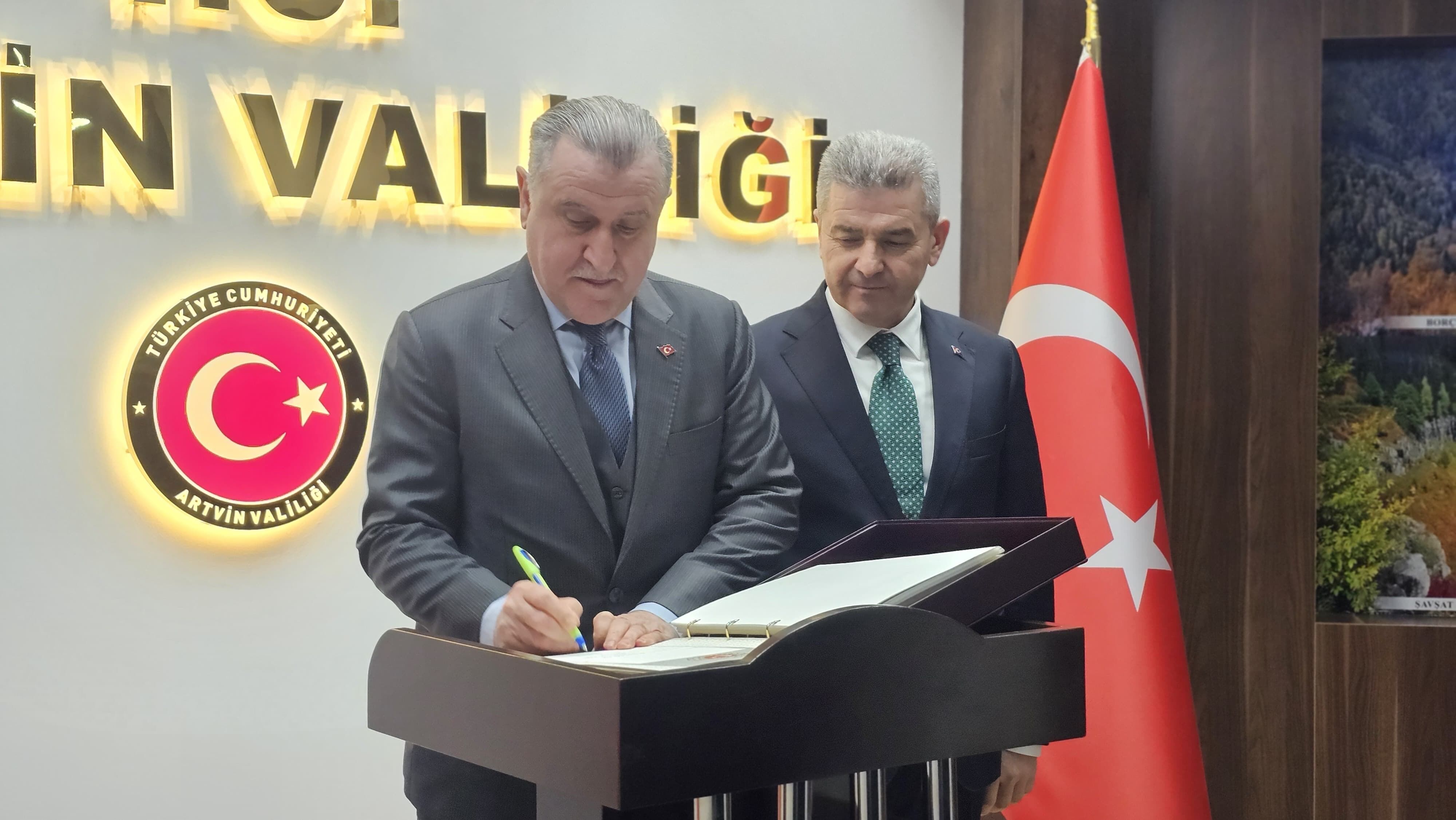 B2074009 5Edf 4D1D 8Bd8 37D83Ed91994