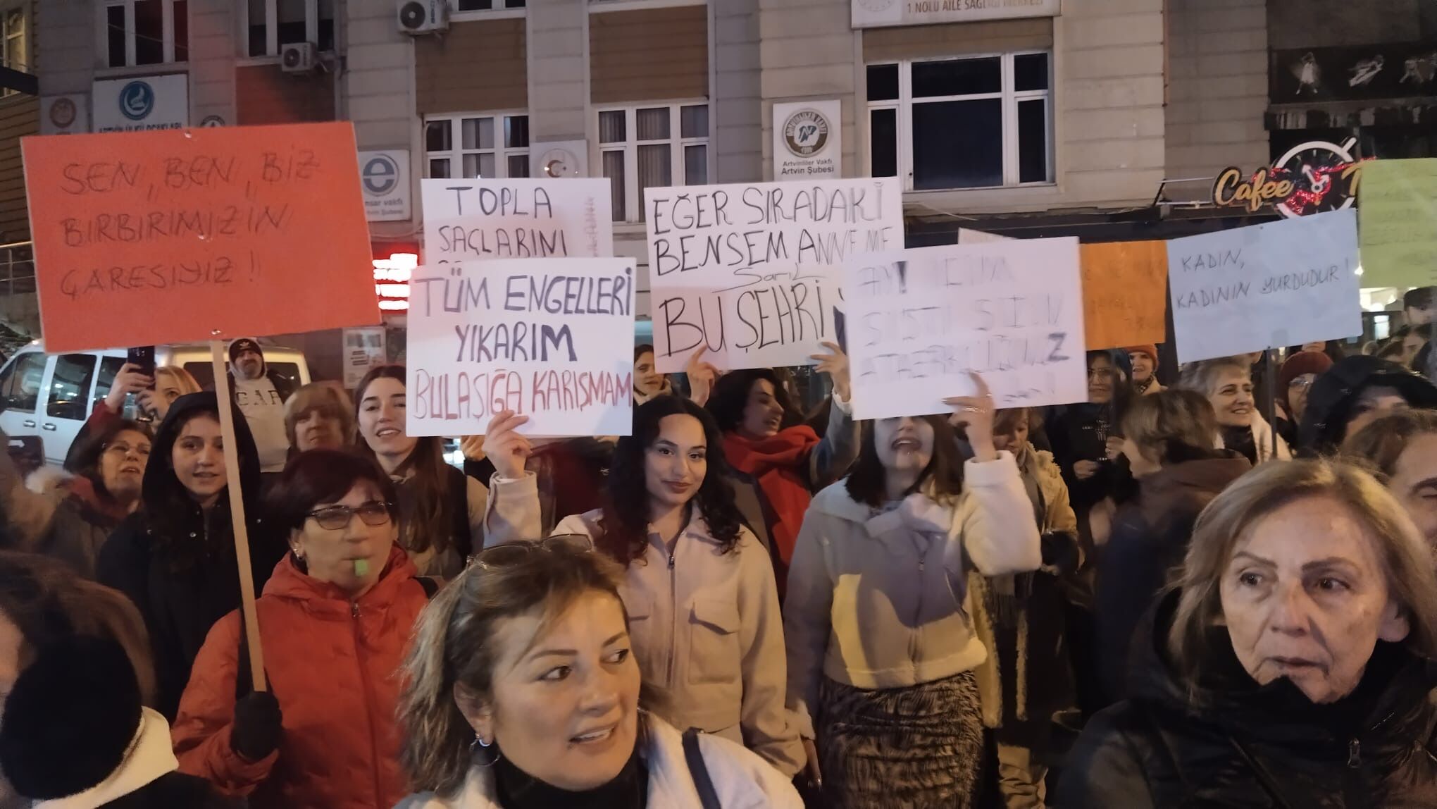 B8Ef3759 316B 446D 914E Dcc6A45B57B7