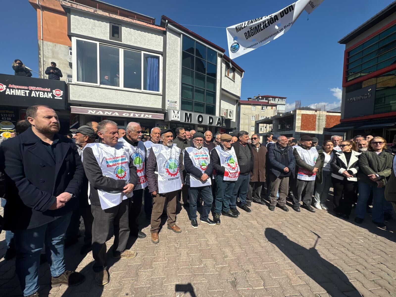 “Emekliye Yok, Faize Var!” (1)