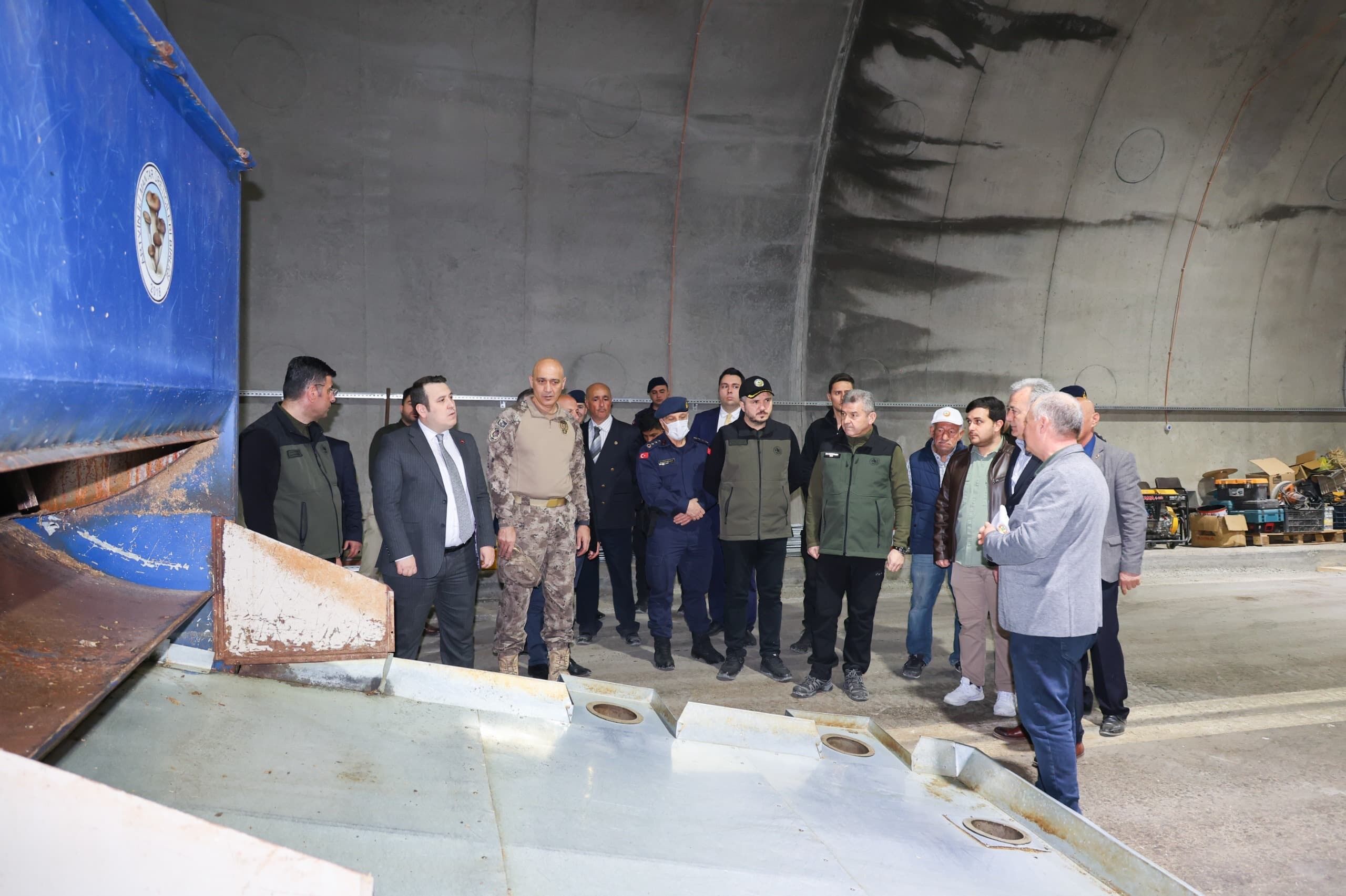 F240514A 2552 4F59 9A3B Aa166164Bb68