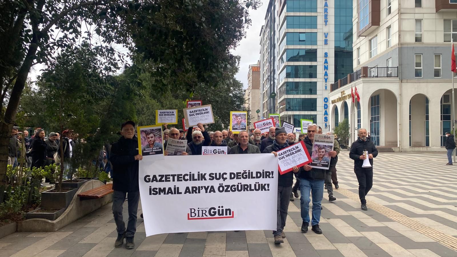 Gazetecilik Suç Değildir! (2)