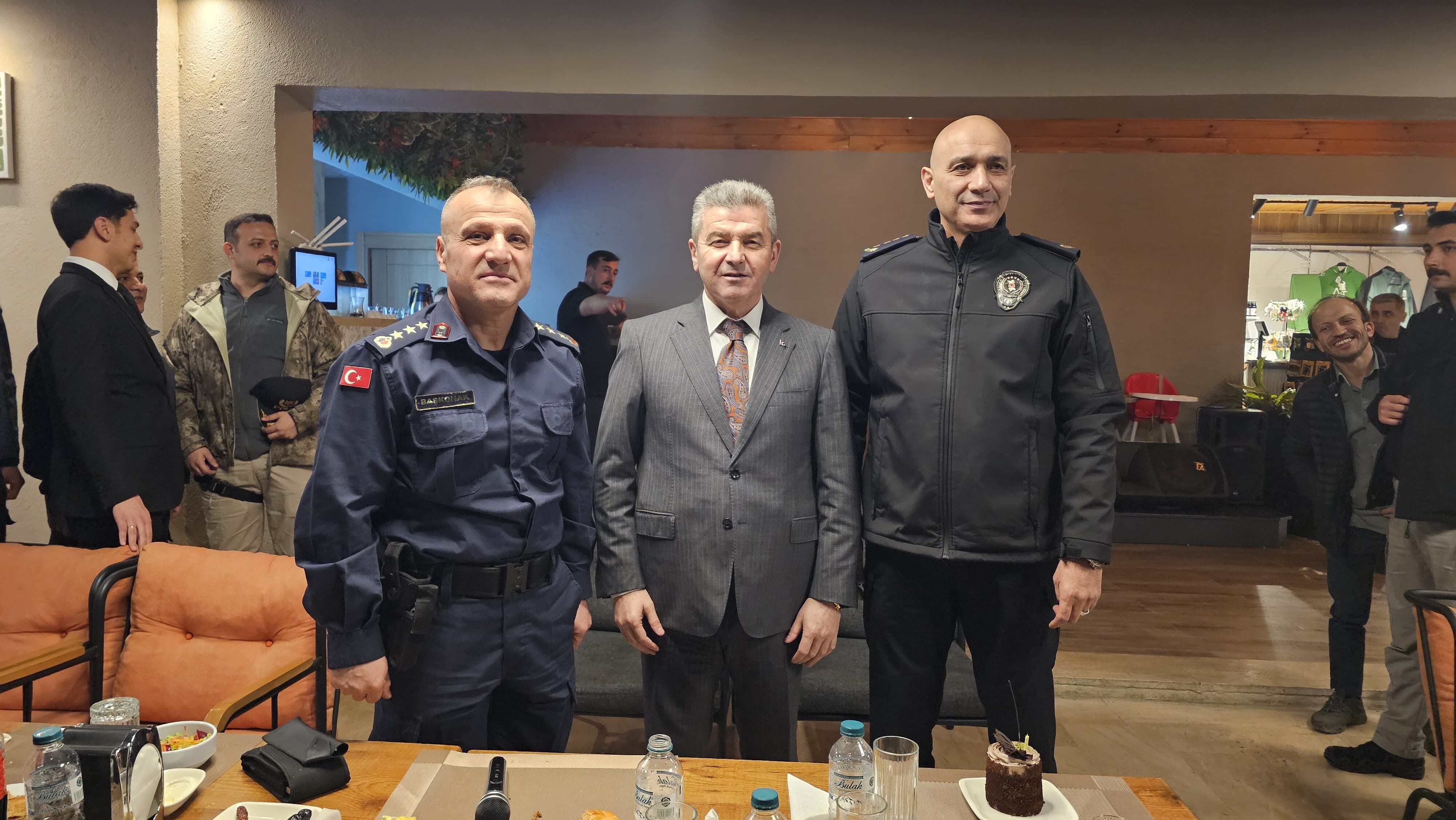 Jandarma Komutanından Emniyet Müdürü’ne Anlamlı Sürpriz-2