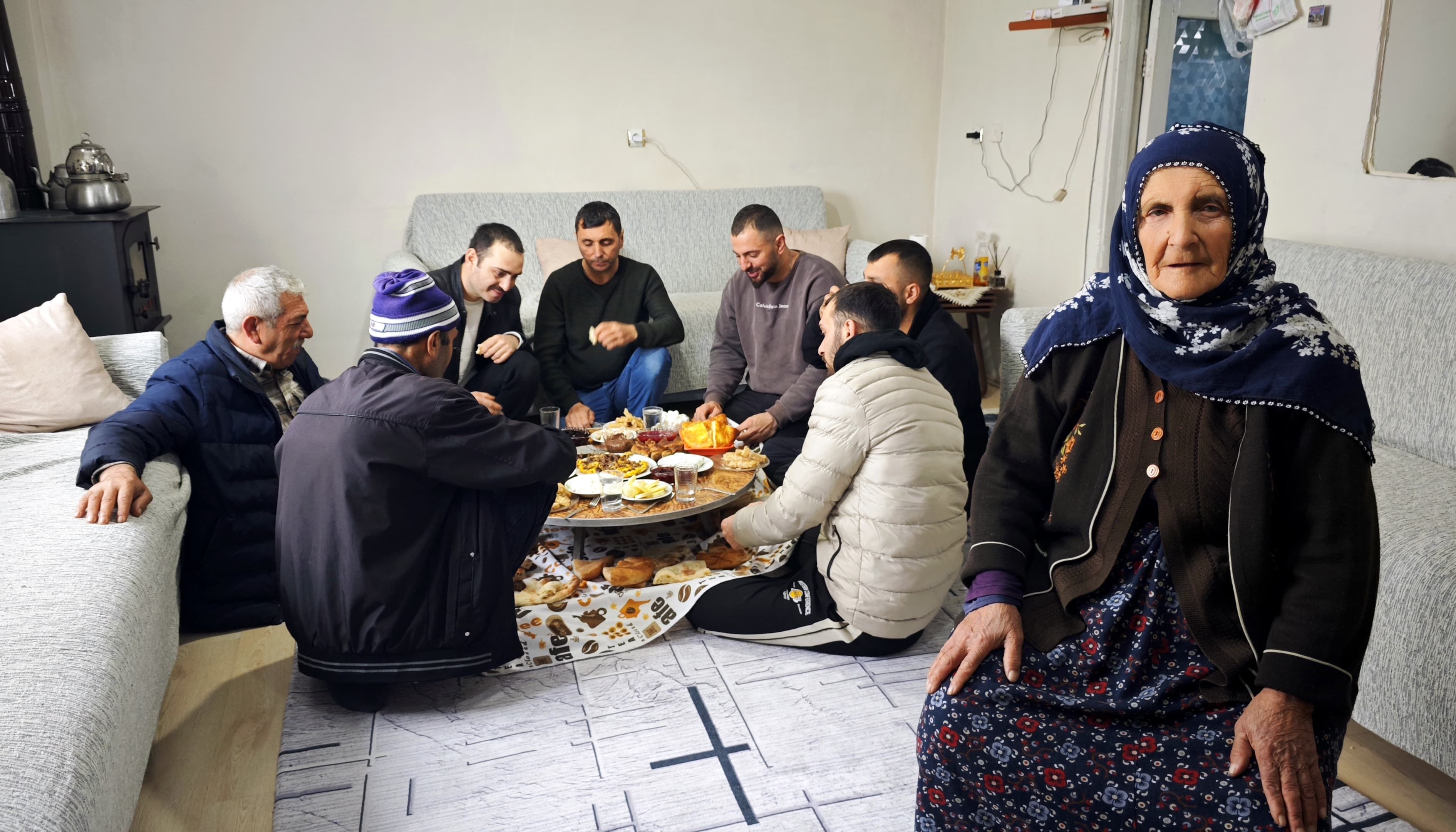 2 Bin 50 Rakım da Kar Altında Bayram Coşkusu-5