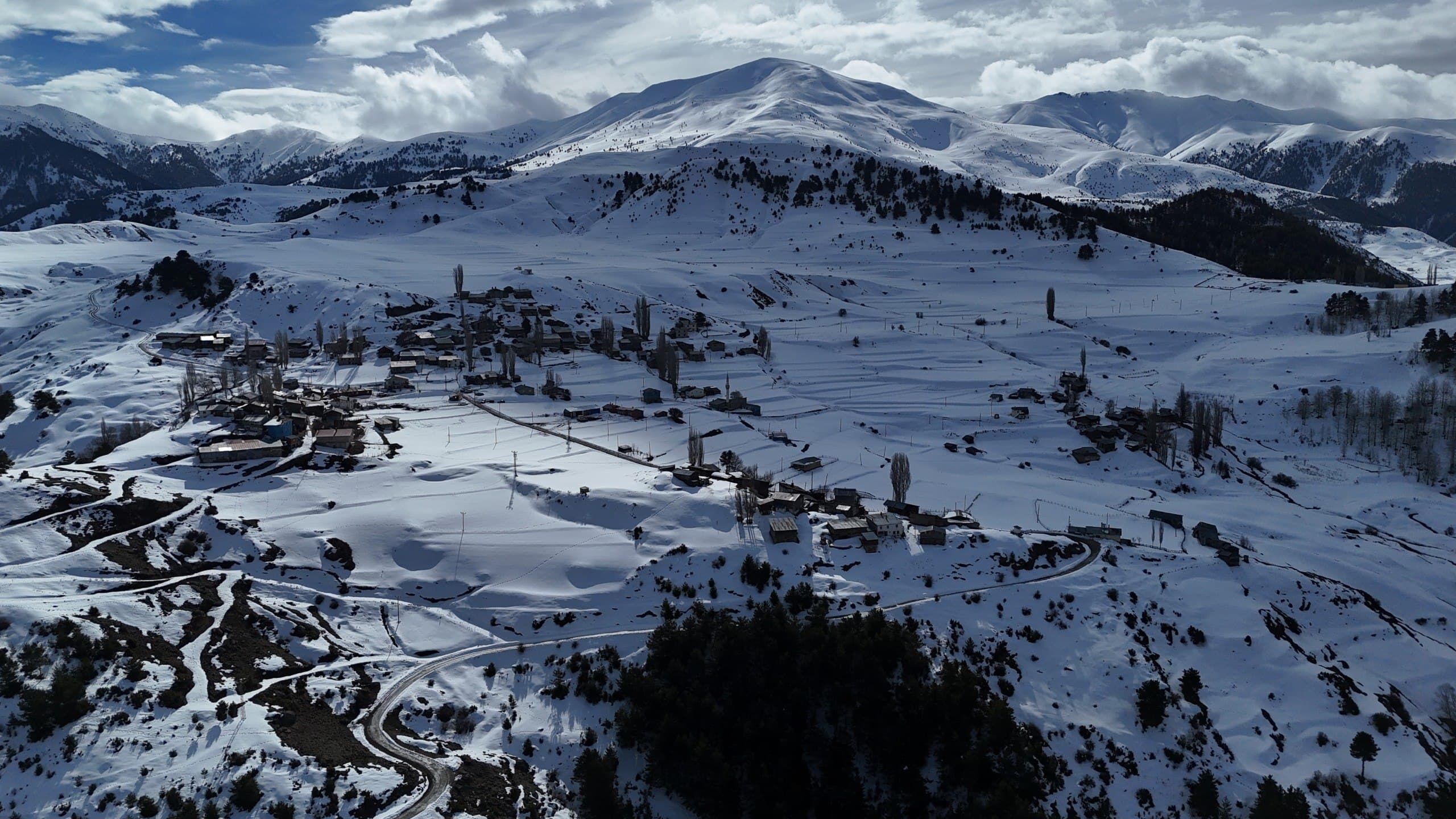 Bahar Geldi Ama Kar Gitmedi-2