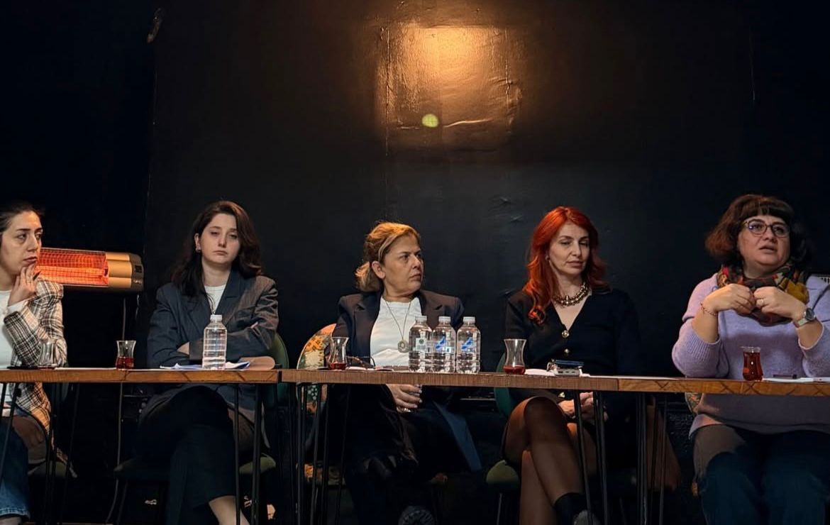 Kadın Hakları Üzerine Anlamlı Buluşma (1)