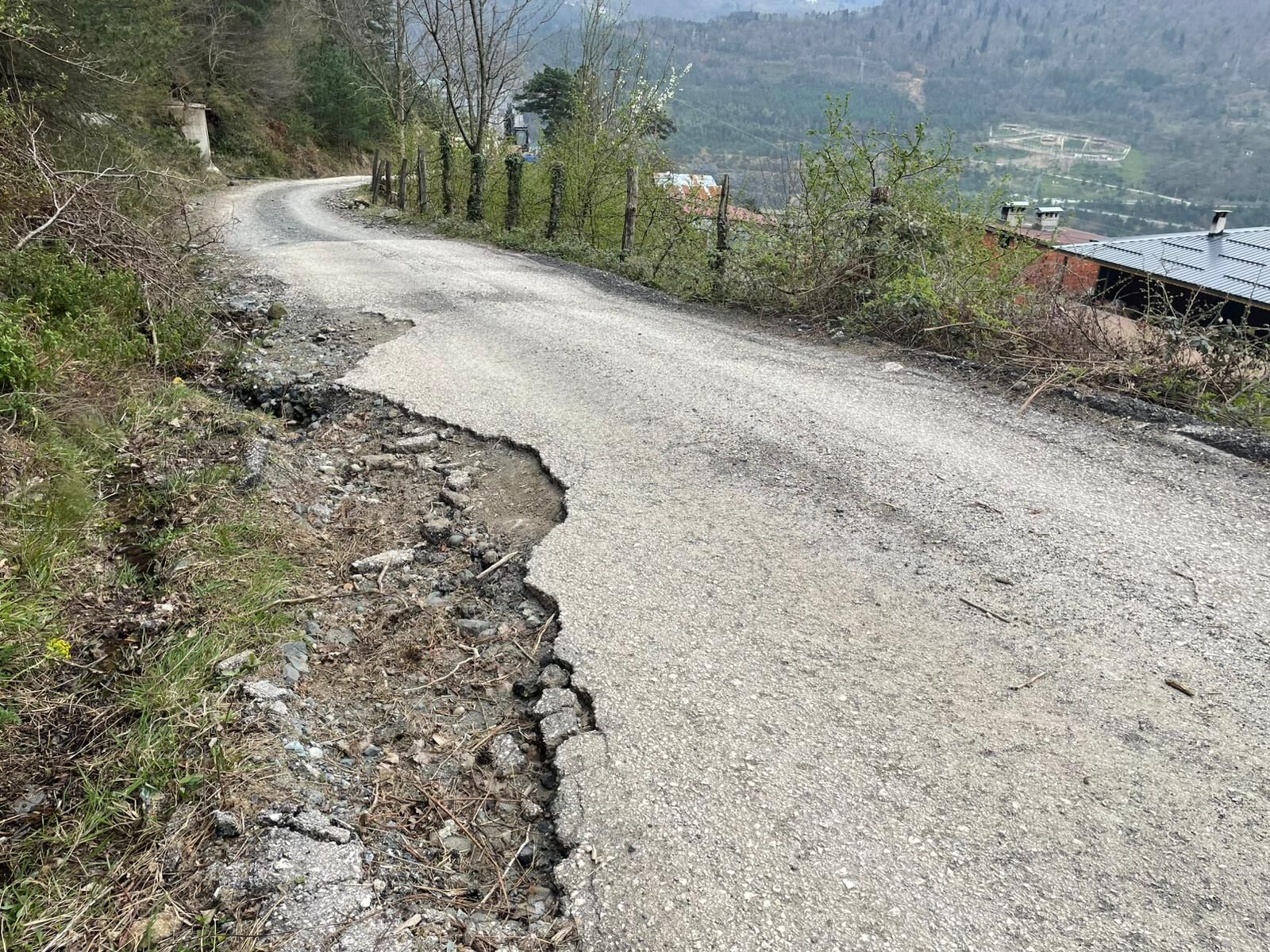 Şehre Yakın, Hizmete Uzak (1)
