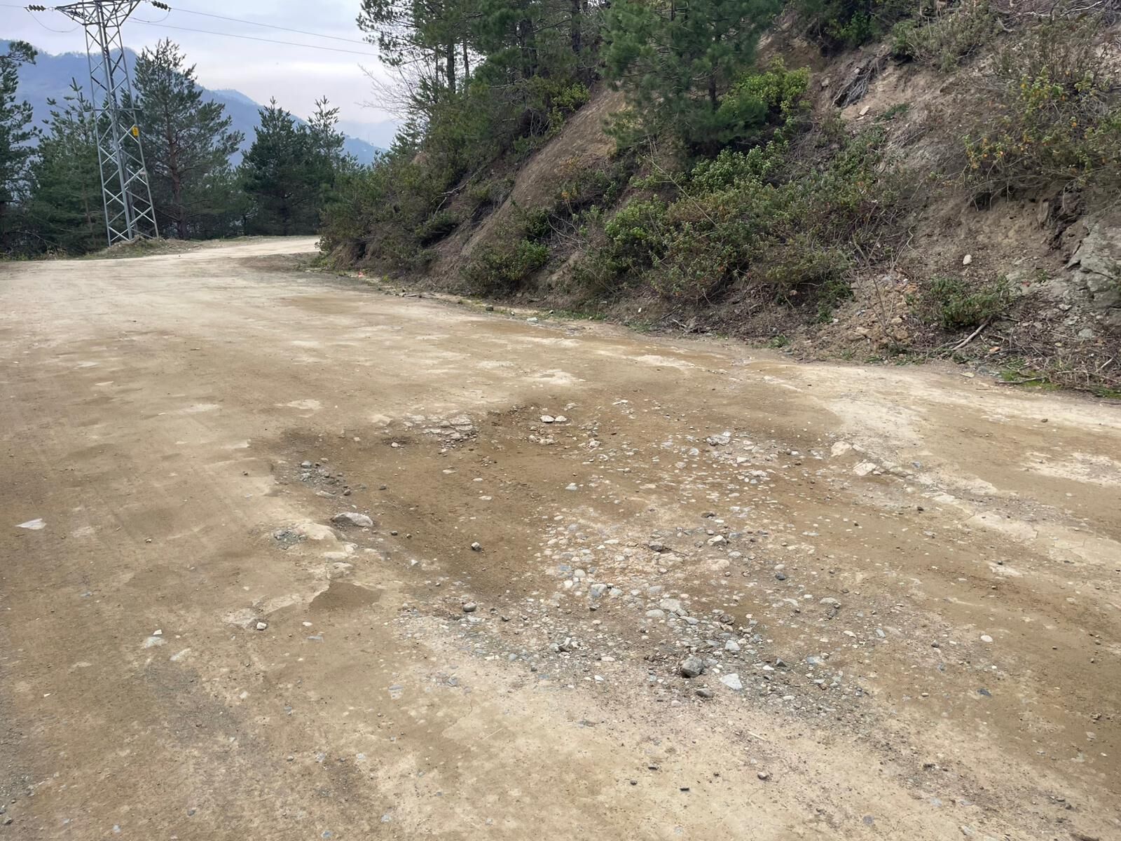 Şehre Yakın, Hizmete Uzak (4)