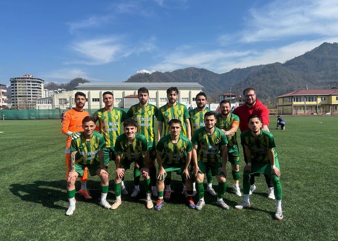 Arhavi’de 3 Puanı Aldı