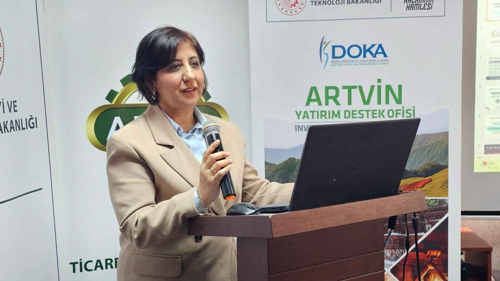 23Ef3C41 94D8 466A B23C 9F9879E01Be2-1