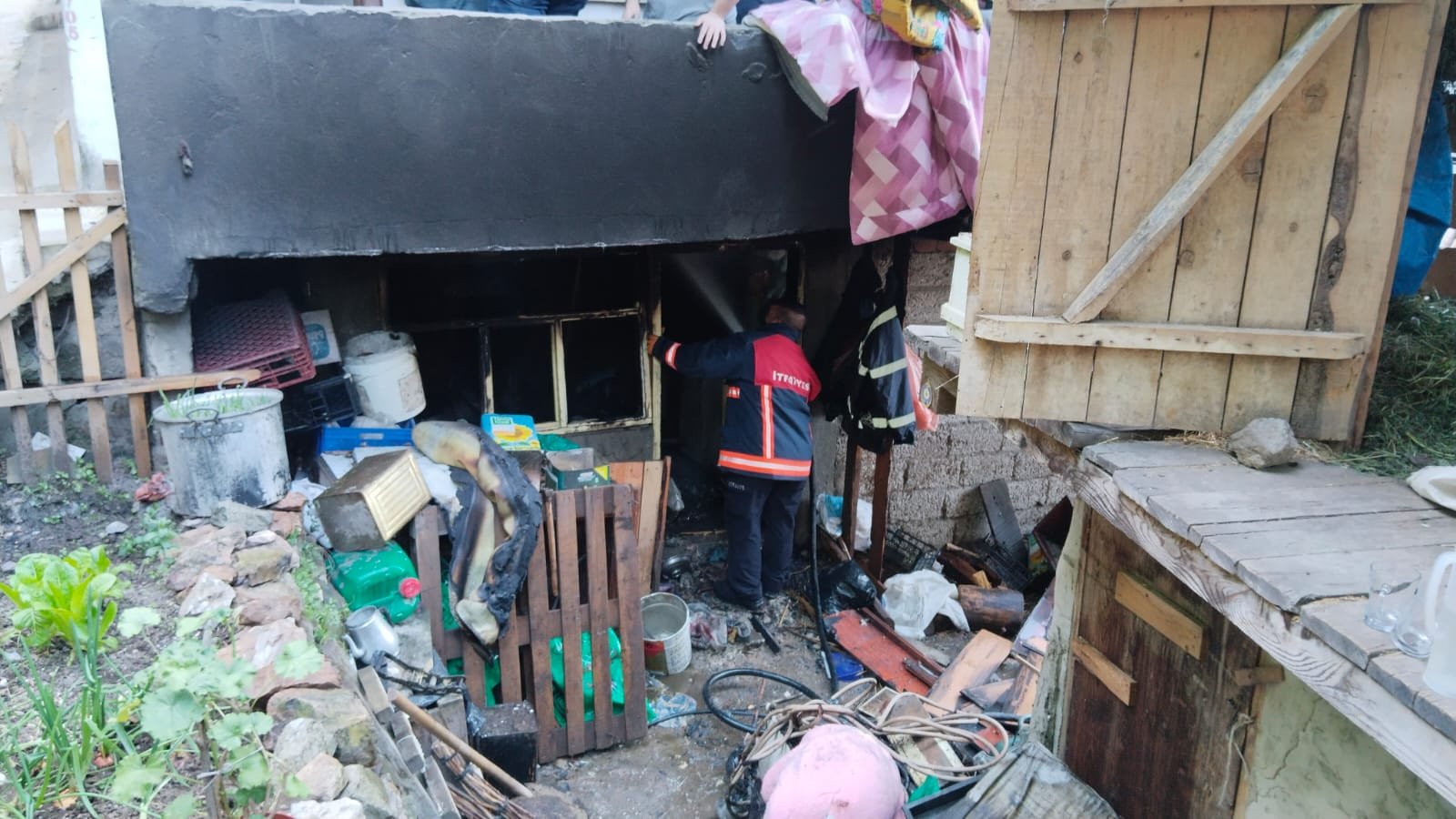 3 Katlı Binada Yangın (2)