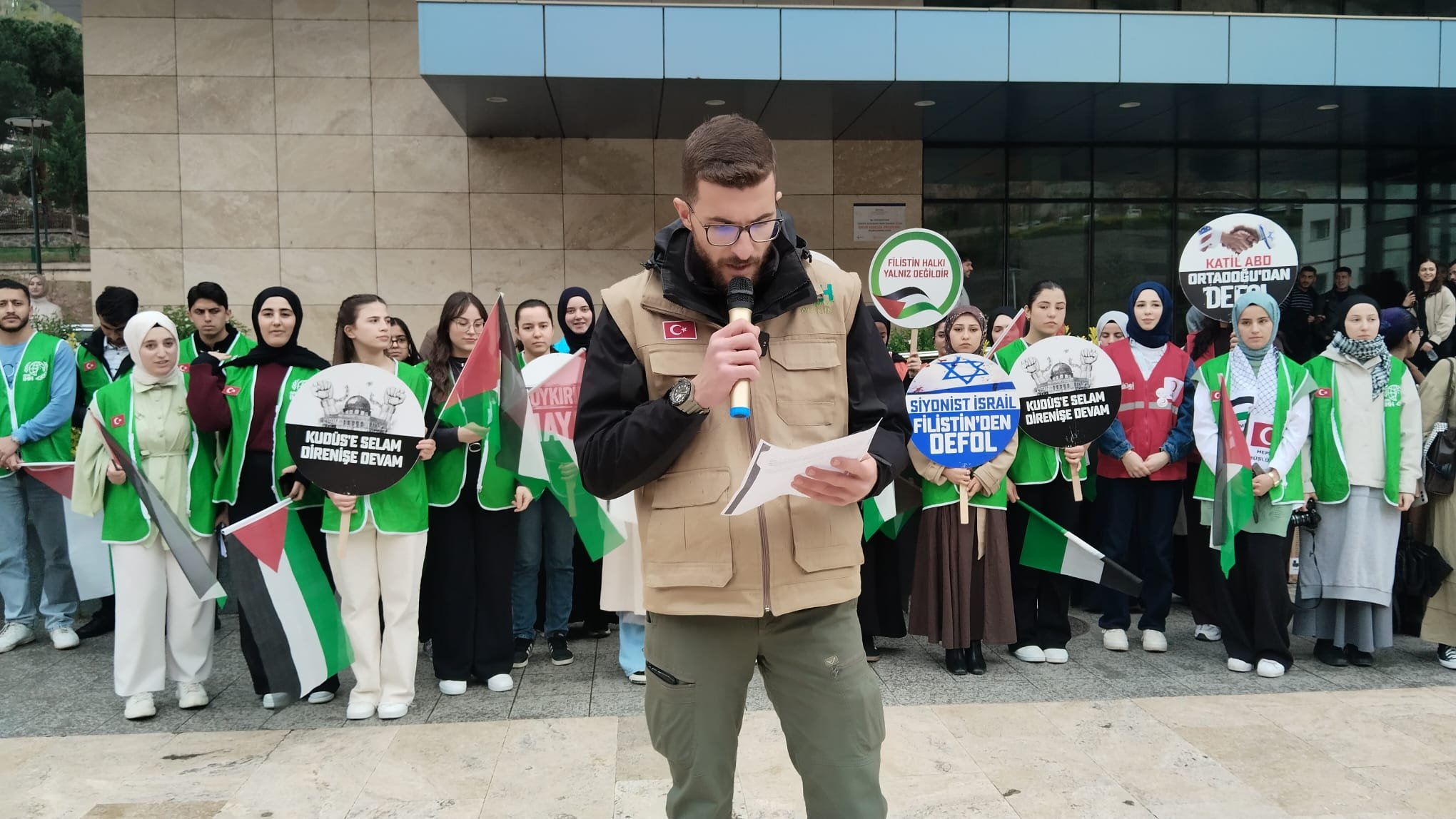 Üniversiteli Gençlerden Gazze’ye Destek