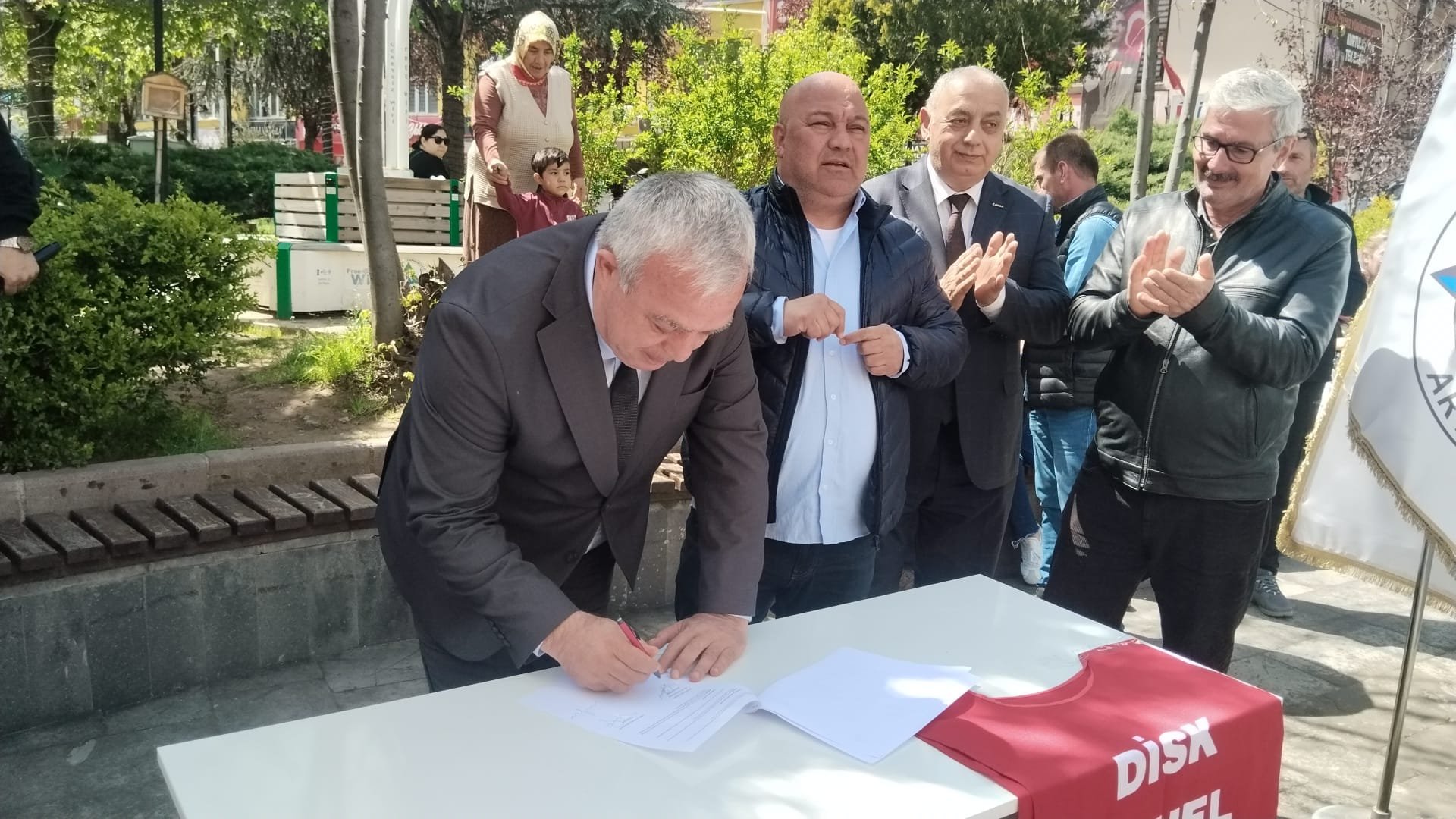 5D692126 0Beb 4Eac 9C76 A05Bb4E7B7Cd