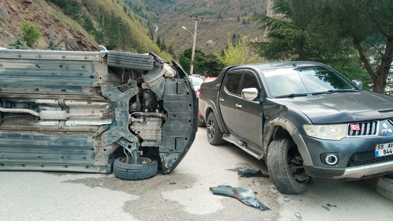 Kontrolden Çıkan Araç Takla Attı