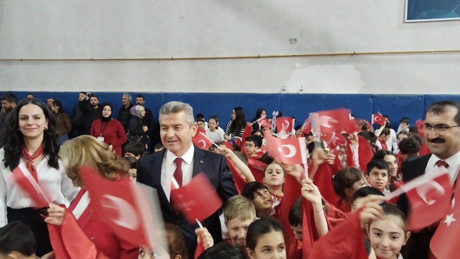 9Ce5D5F6 E225 406F 8A47 5236Fde08753