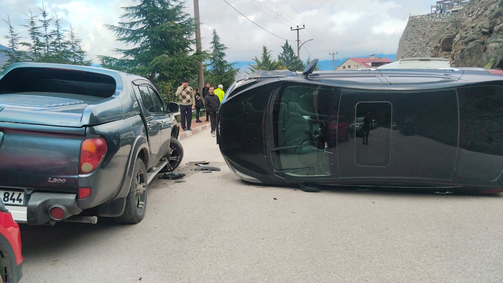 Kontrolden Çıkan Araç Takla Attı-2