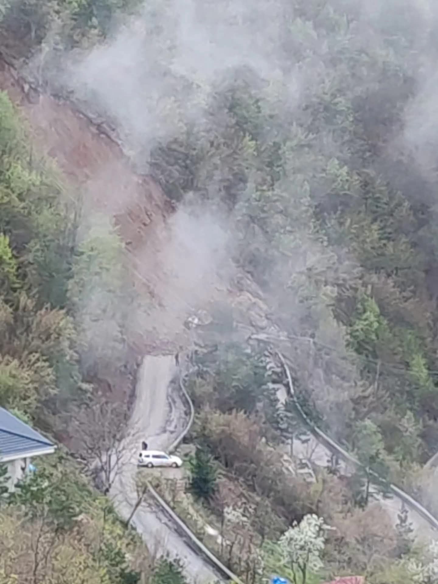 Atatepe Yolunda Heyelan