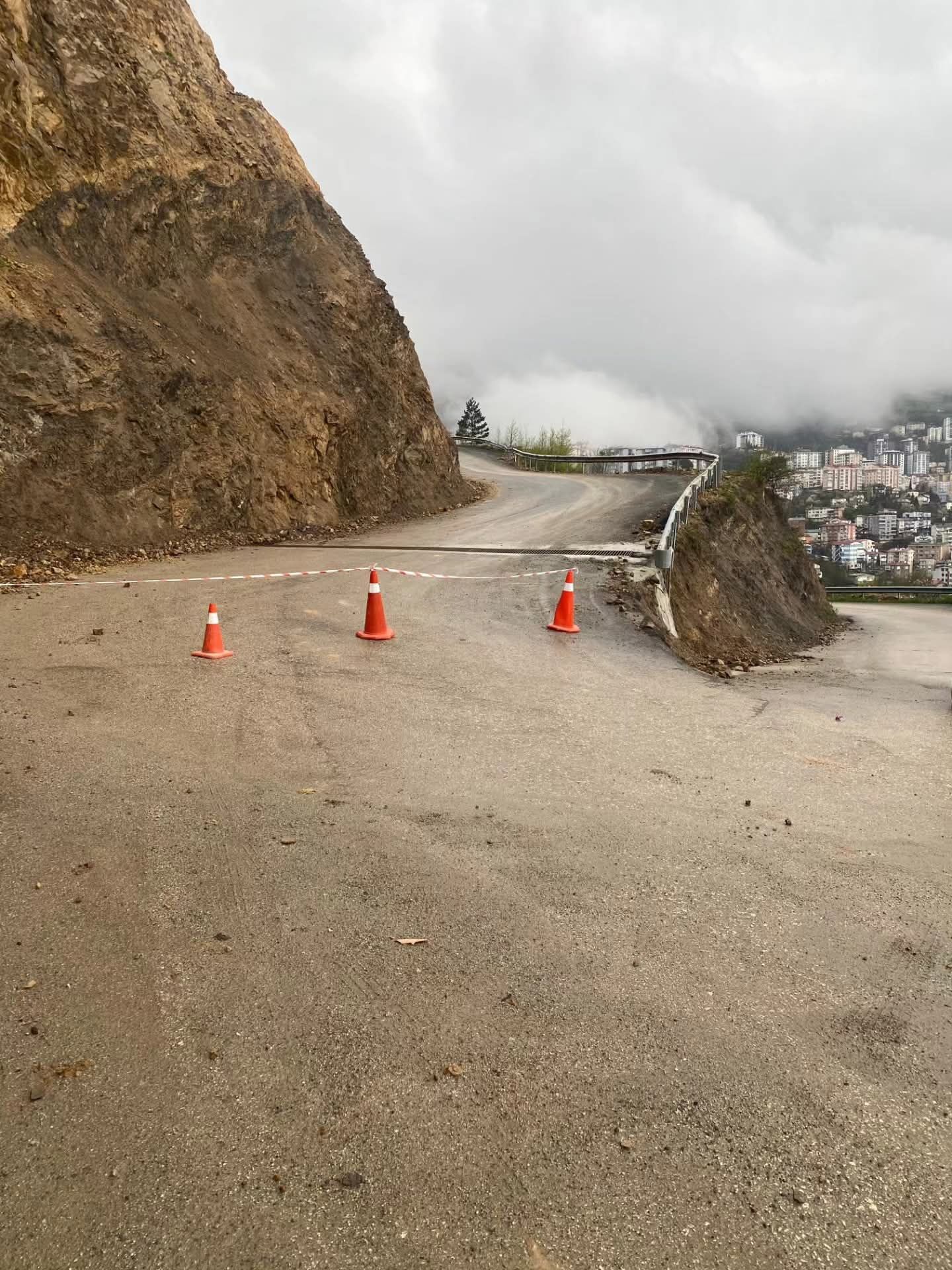 Atatepe Yolunda Heyelan-3