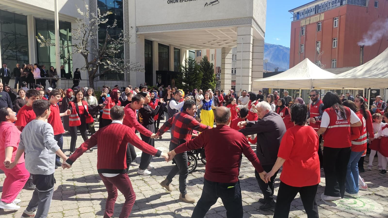 Otizm Farkındalığına Dikkat Çekildi (8)