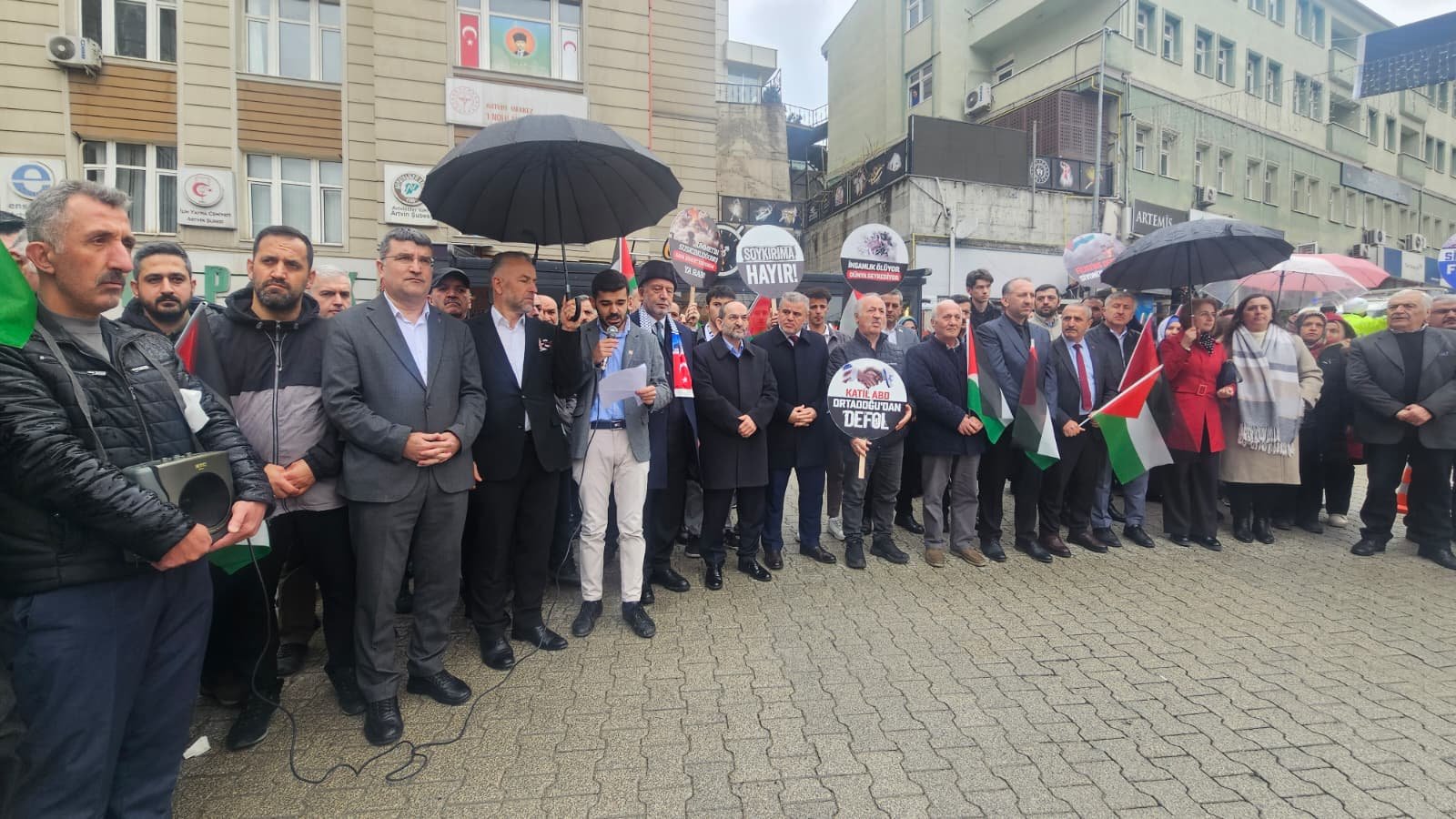 "Siyonist Zulme Karşı Susmuyoruz!"