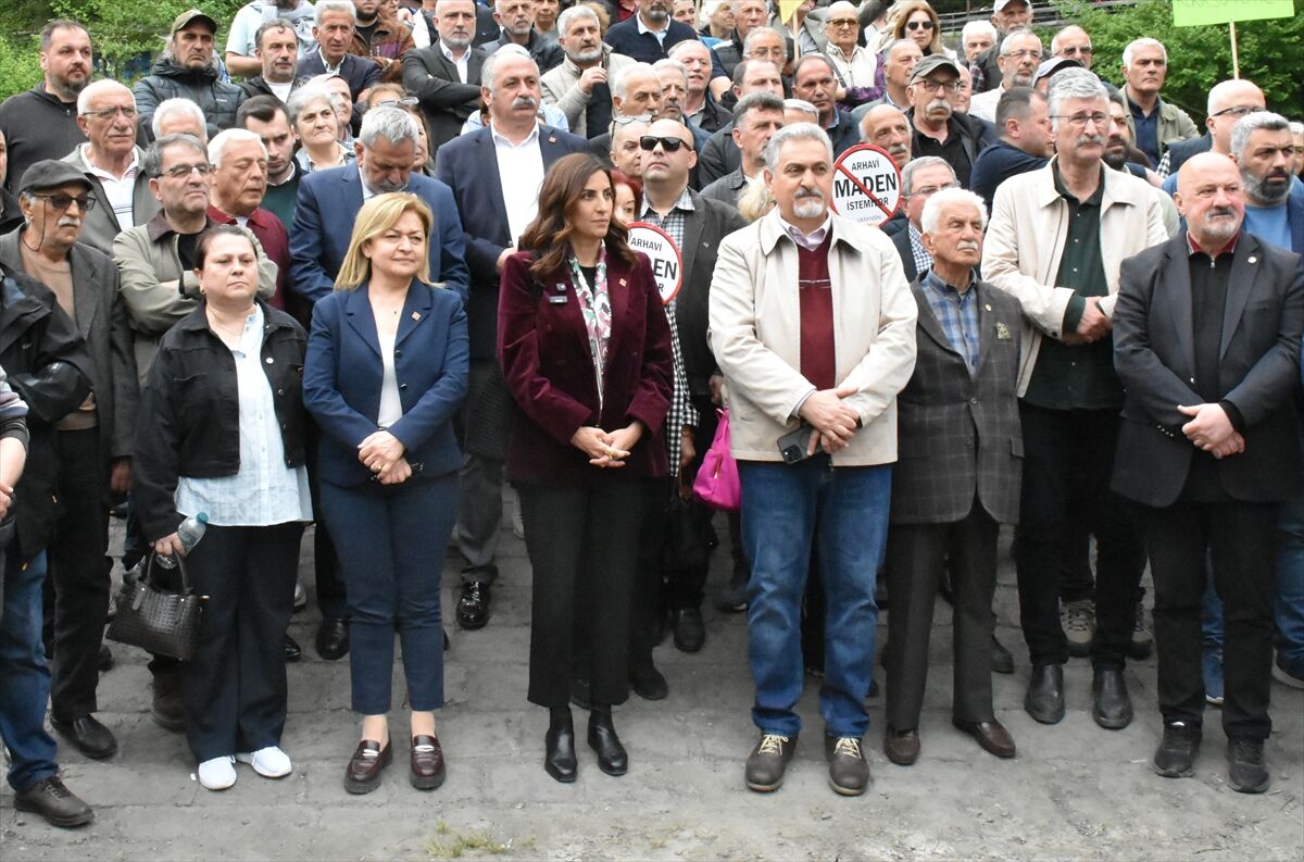 CHP Heyeti Maden Ruhsatlarına Tepki Amacıyla Artvin'de Vatandaşlarla Bir Araya Geldi