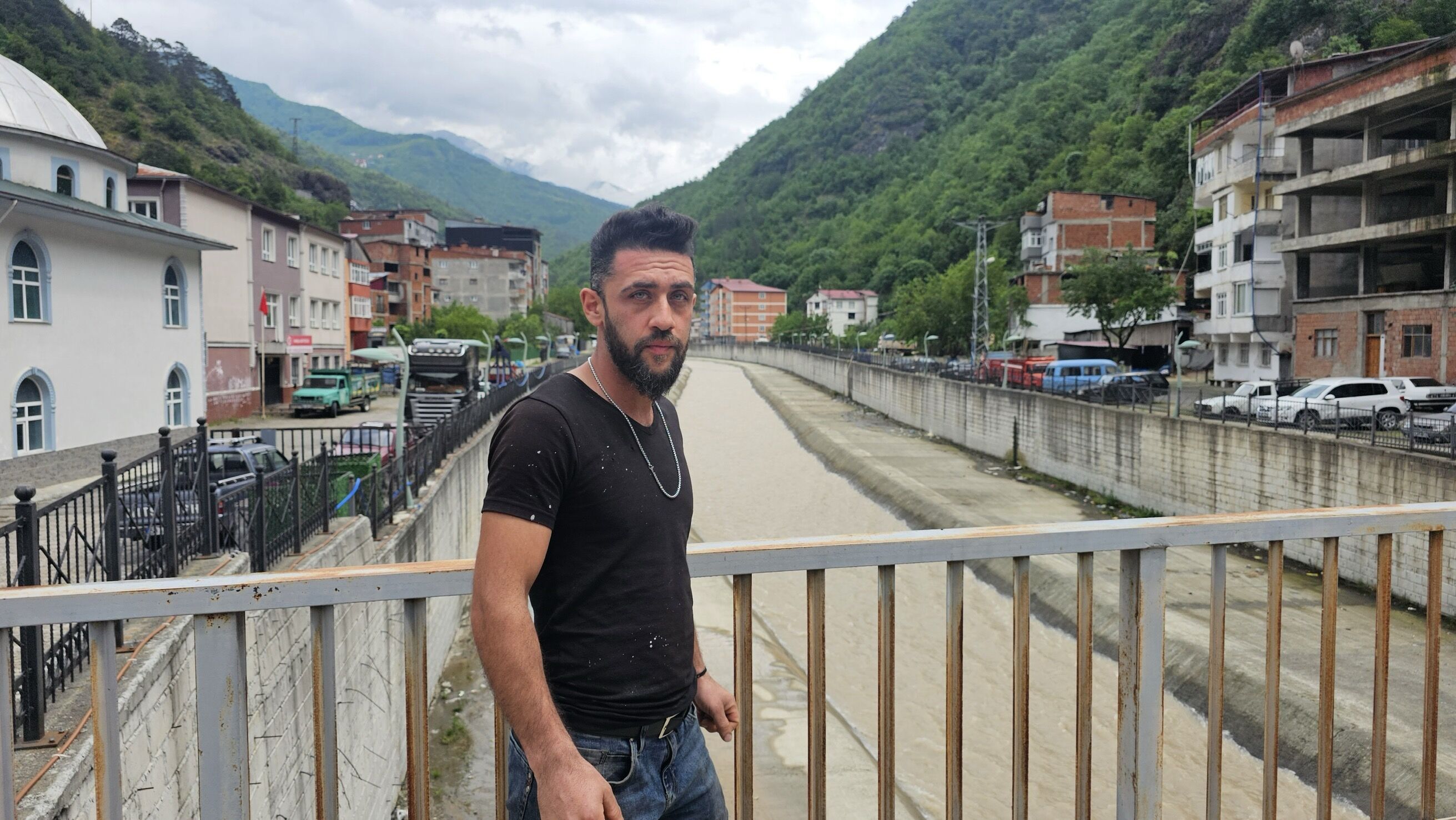 Dereye düşen çocuğu kurtaran vatandaşlar yaşanan can pazarını anlattılar: 'Hiç tereddüt etmedik' 1
