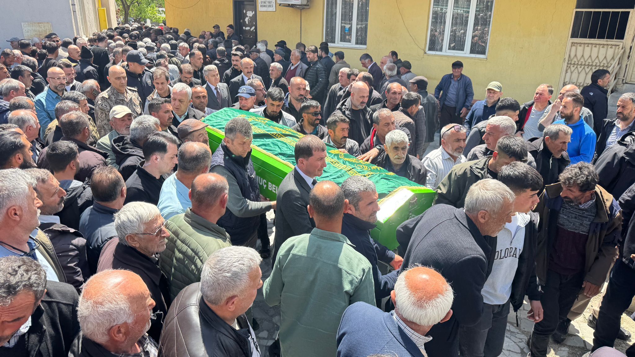 Bülent Gezer Toprağa Verildi