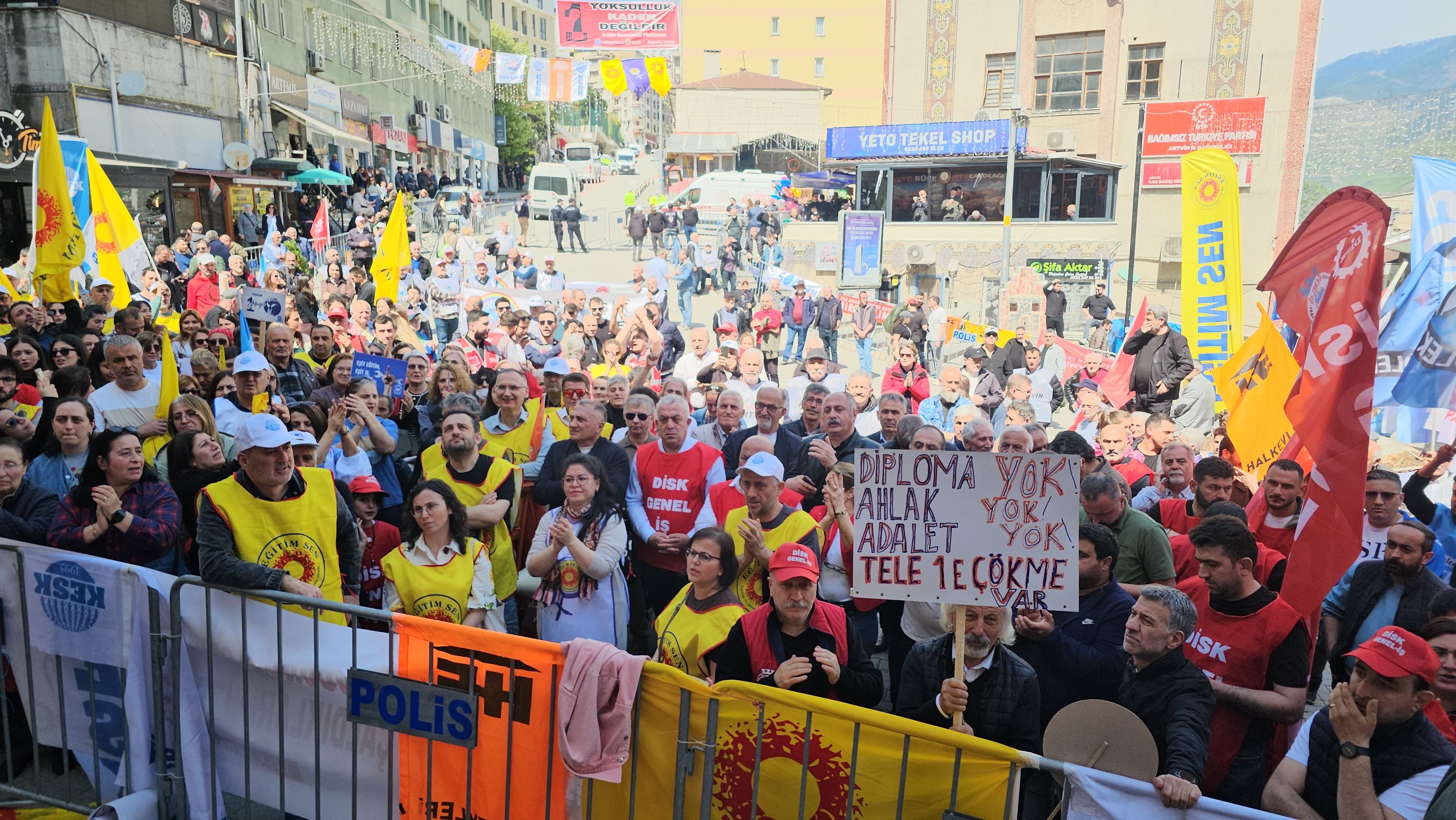 1 Mayıs Emek ve Dayanışma Günü Artvin’de Alanlarda Kutlandı 2