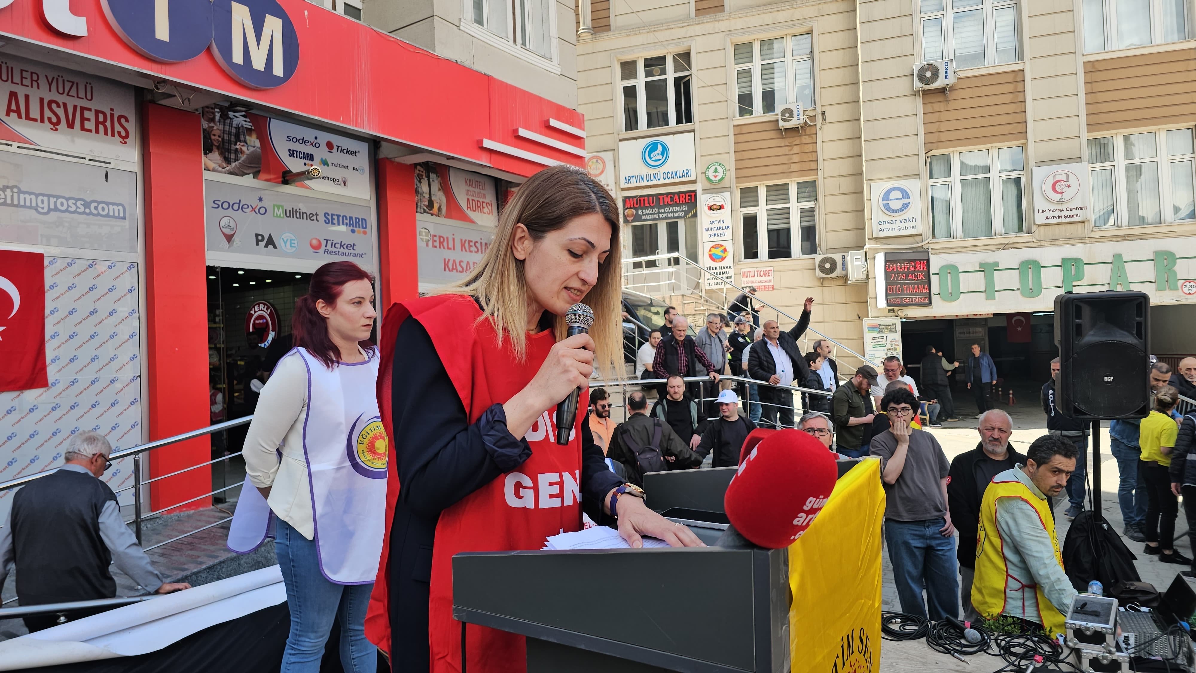 1 Mayıs Emek ve Dayanışma Günü Artvin’de Alanlarda Kutlandı 1