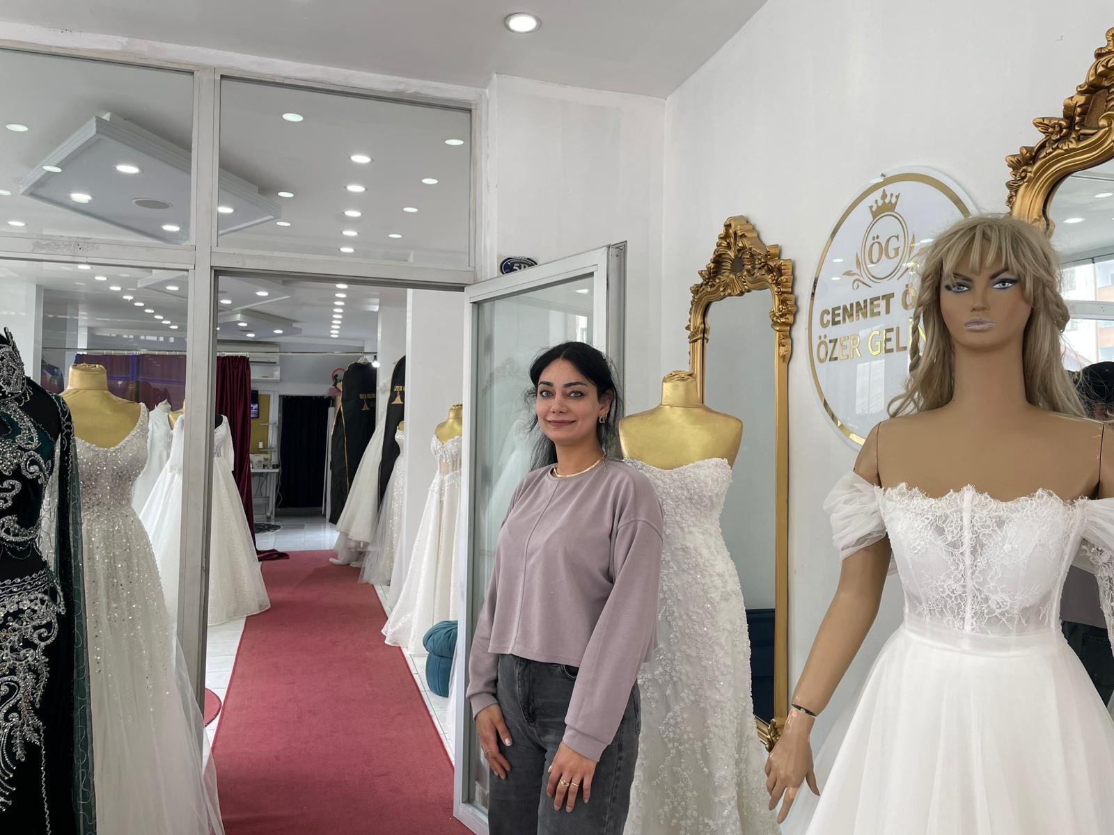 Gelinlikçilerde Yoğun Mesai Başladı (1)