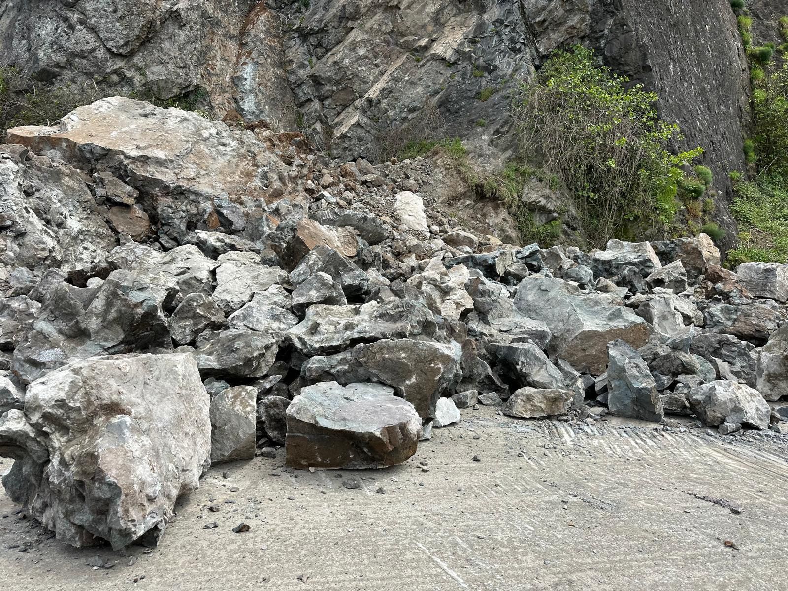 Heyelan Bölgesinde Çalışmalar Sürüyor (1)