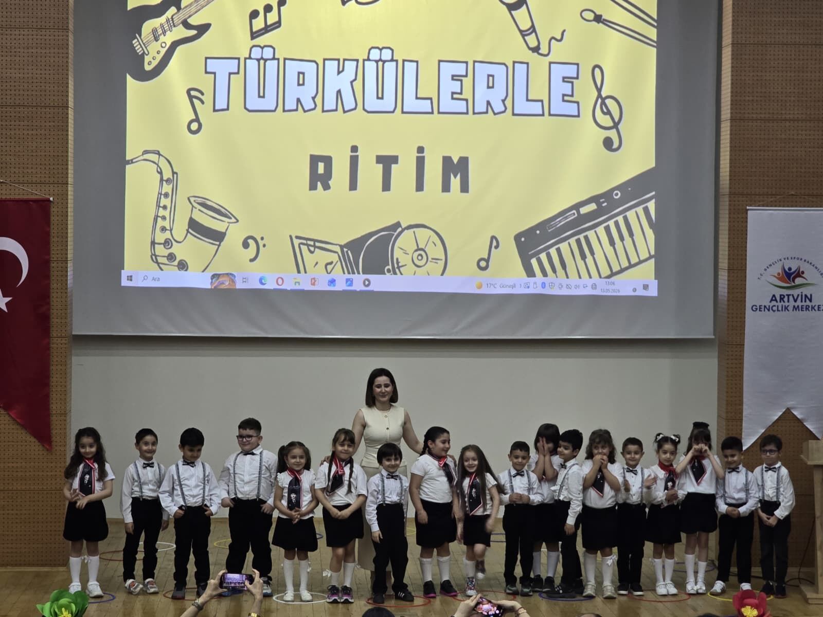 Miniklerden Renkli Şenlik