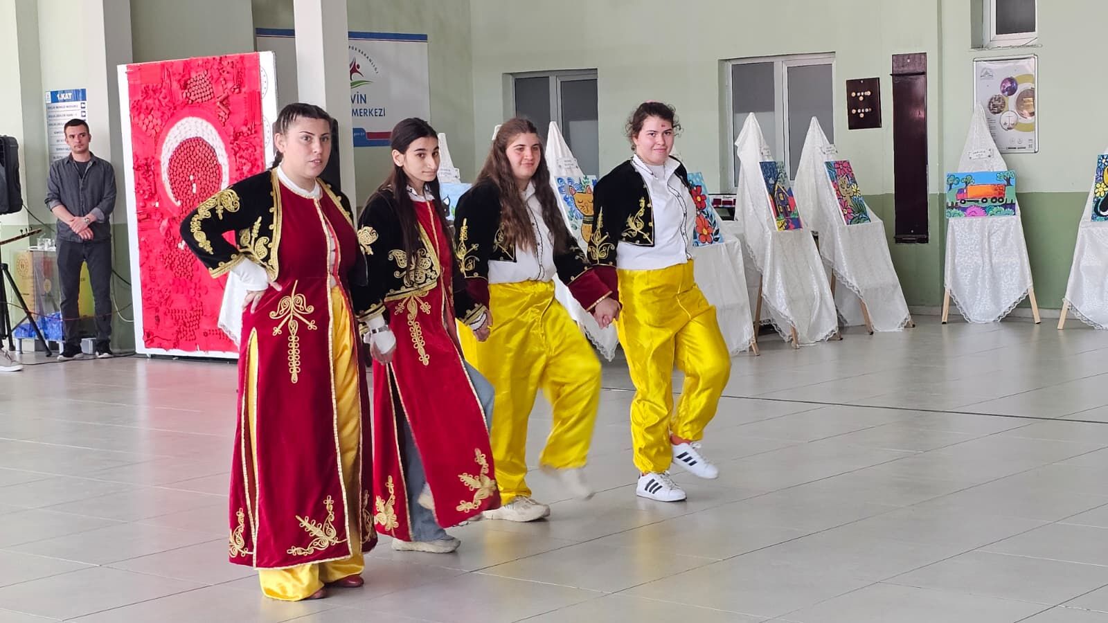Özel Öğrenciler Yeteneklerini Sergiledi (9)