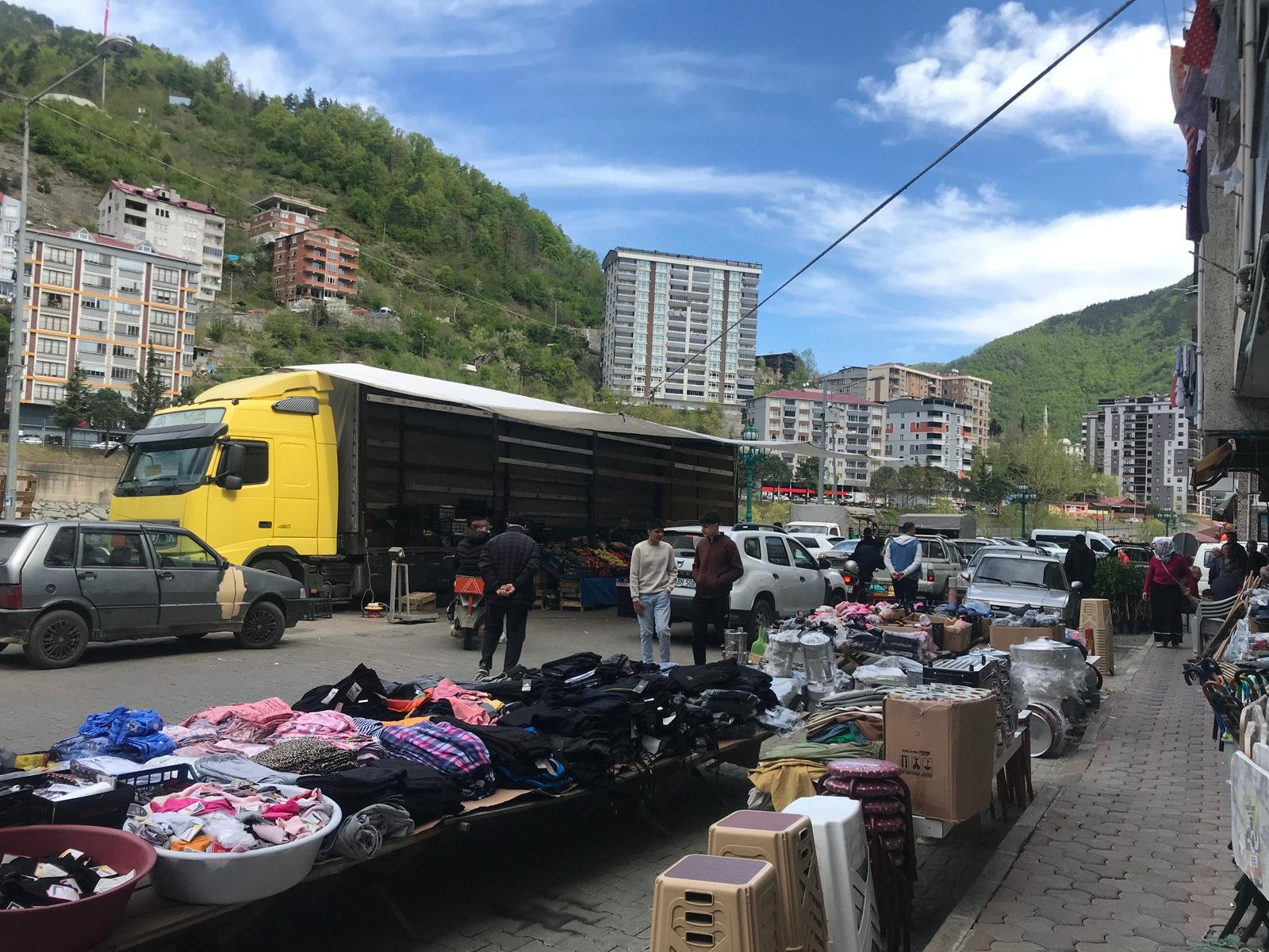 Pazar Yeri Çıkmazı (2)