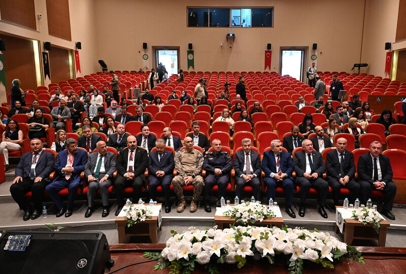 Üniversitede Uluslararası Kongre Heyecanı (2)