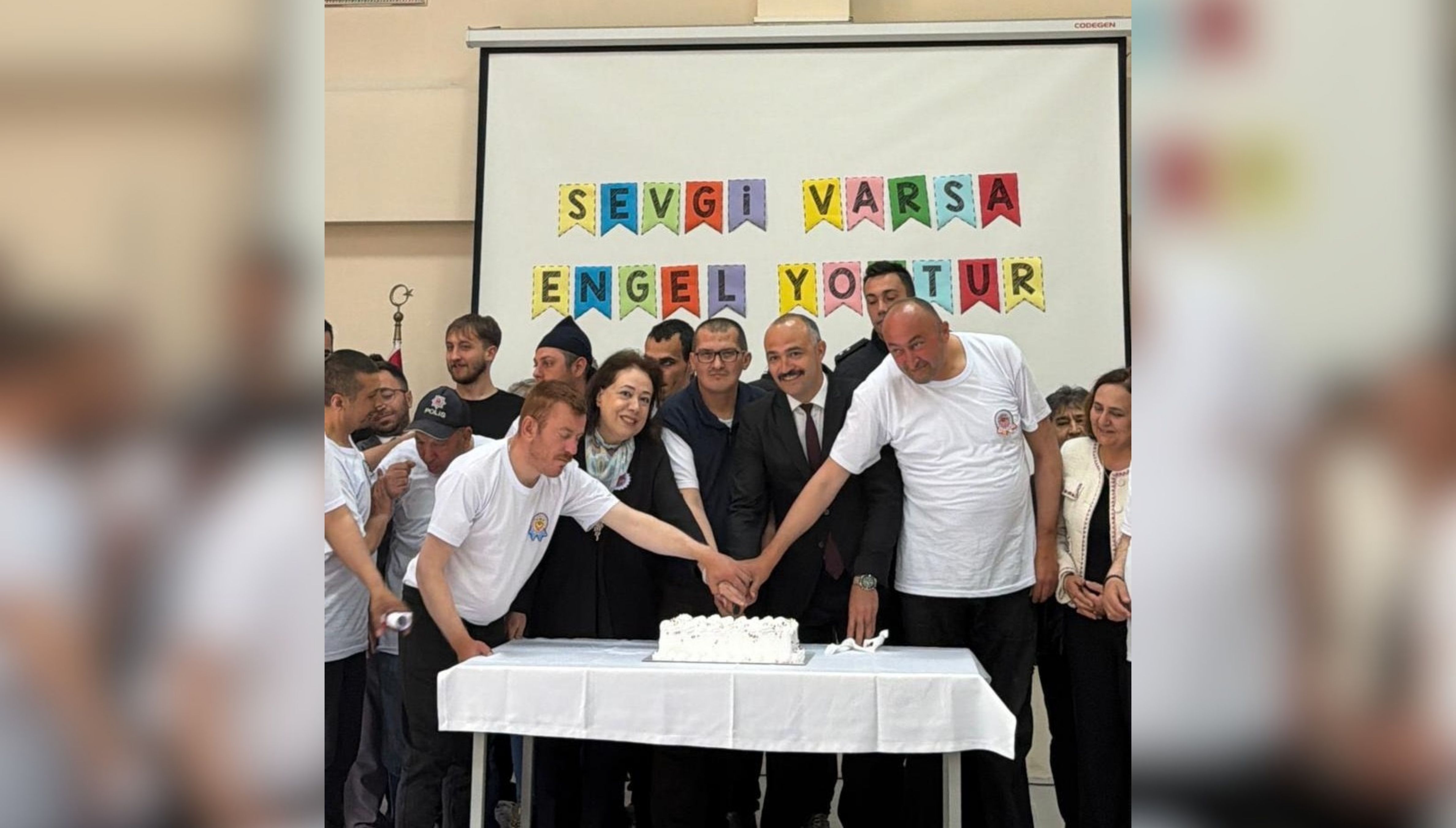 “Sevgi Varsa Engel Yoktur”