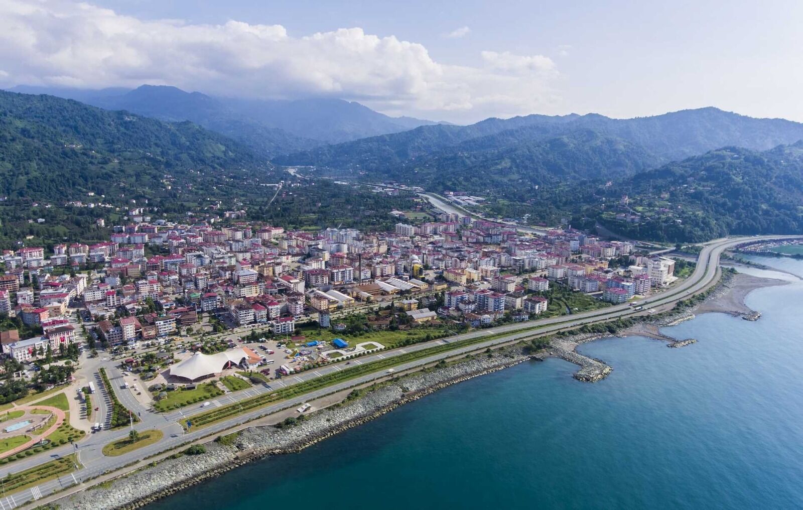 Arhavi’de 16 Yaşındaki İki Genç Darp Edildi