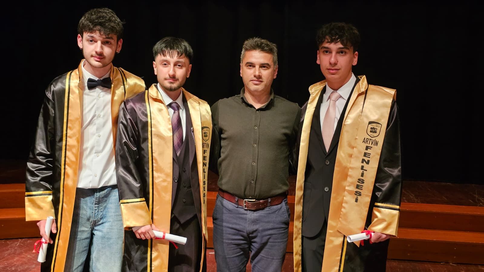Artvin Fen Lisesi 17. Mezunlarını Verdi (10)