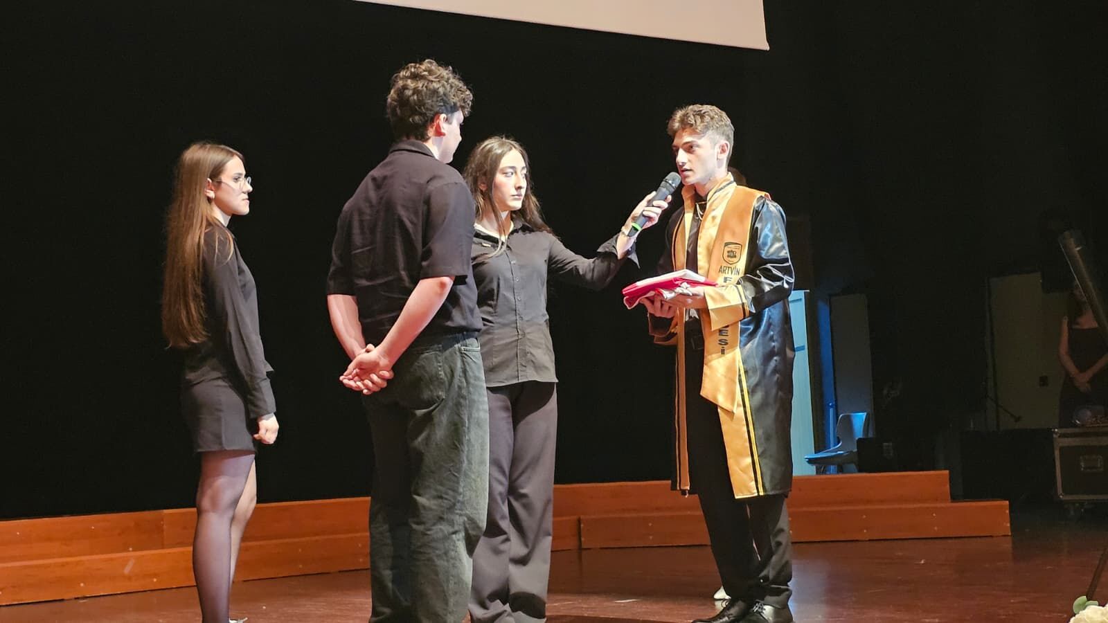 Artvin Fen Lisesi 17. Mezunlarını Verdi (5)