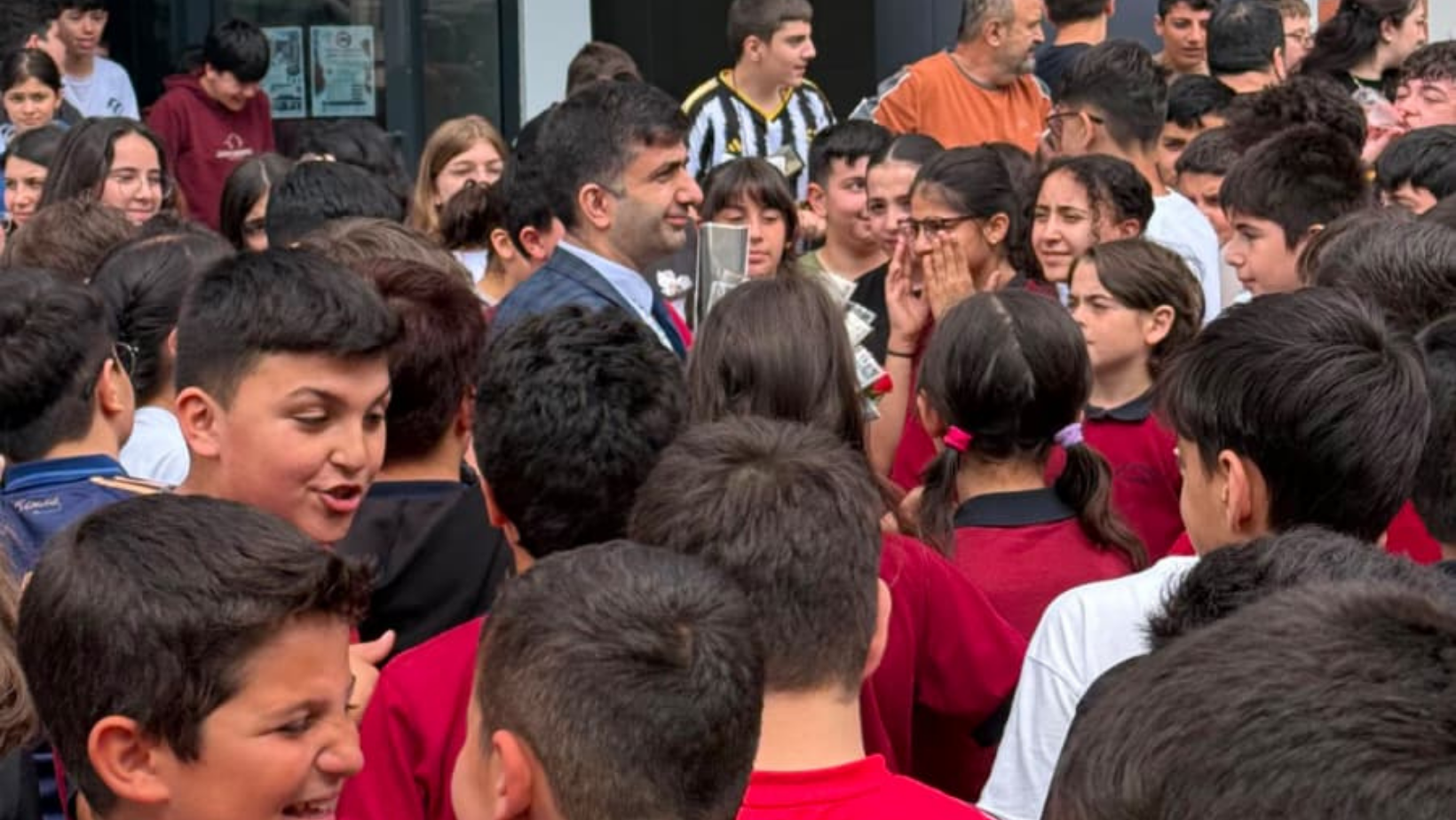 12 Yıllık Görev Sonunda Duygusal Ayrılık