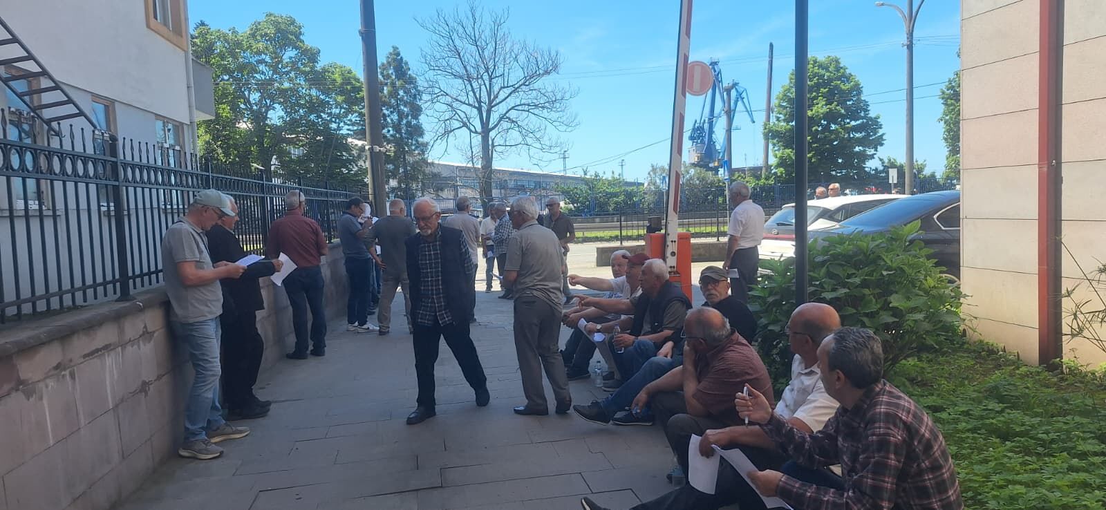 Emekliler Hak Arayışı İçin Adliyeye Akın Etti (3)