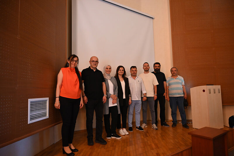 “Optisyenlik Mesleğinin Geleceği” Ele Alındı (1)