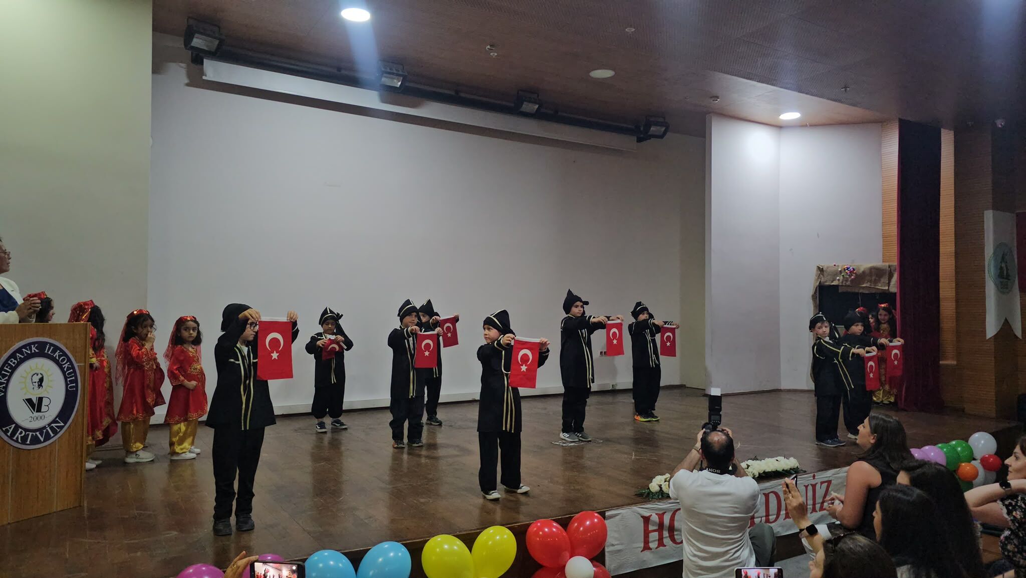 Vakıfbank İlkokulu'nda Okuma Şenliği Coşkusu (4)