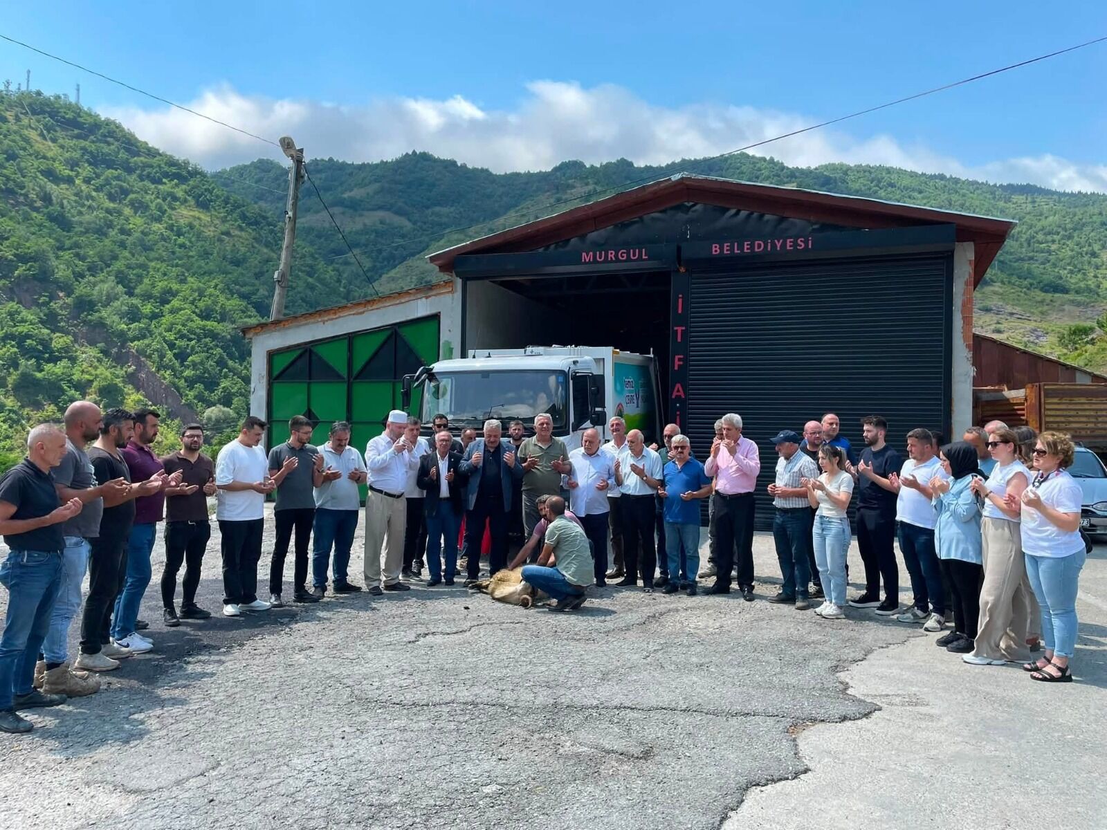 Murgul’a Yeni Çöp Kamyonu Kazandırıldı