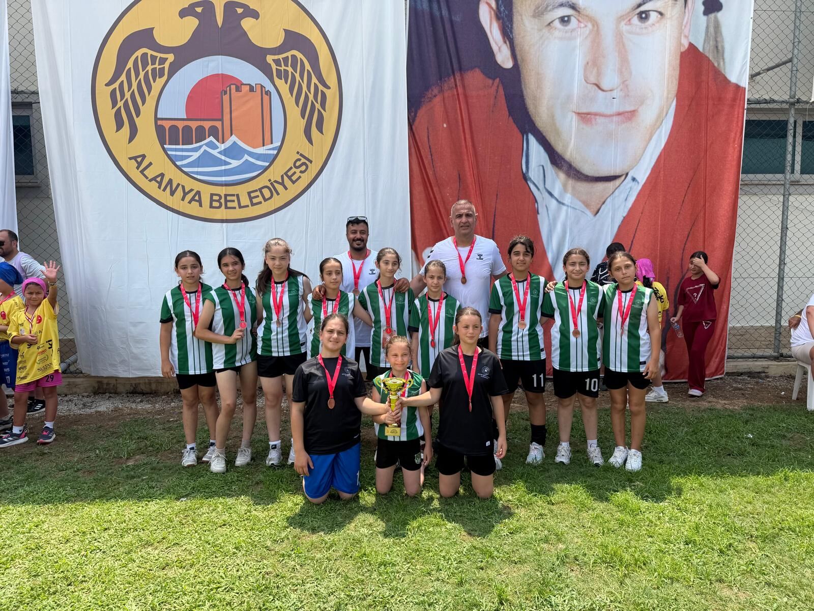 Artvin Hentbolunda Büyük Gurur: Mini Minikler Kız Takımı Türkiye Üçüncüsü-3