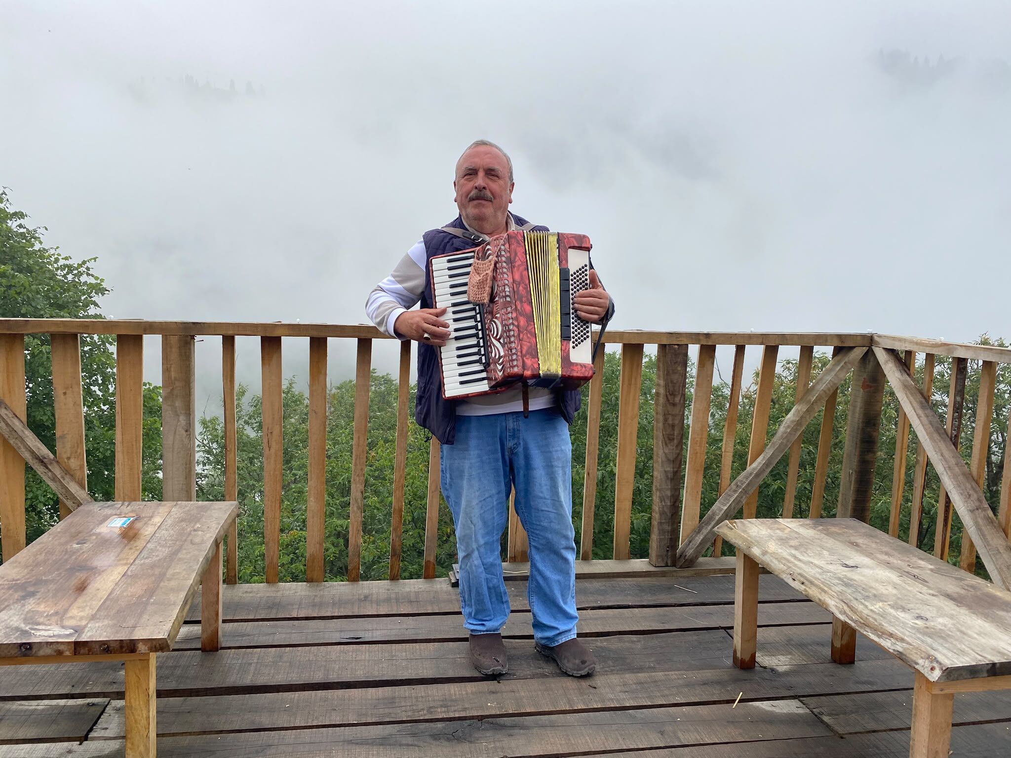 Emekli Oldu, Her Yaz Memleketine Gelip Turistleri Ağırlıyor-2