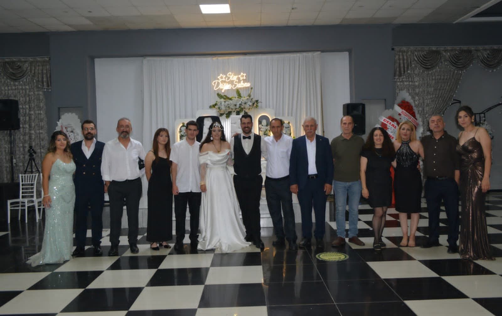 Emre ile Nazlıcan Görkemli Düğünle Dünyaevine Girdi-2